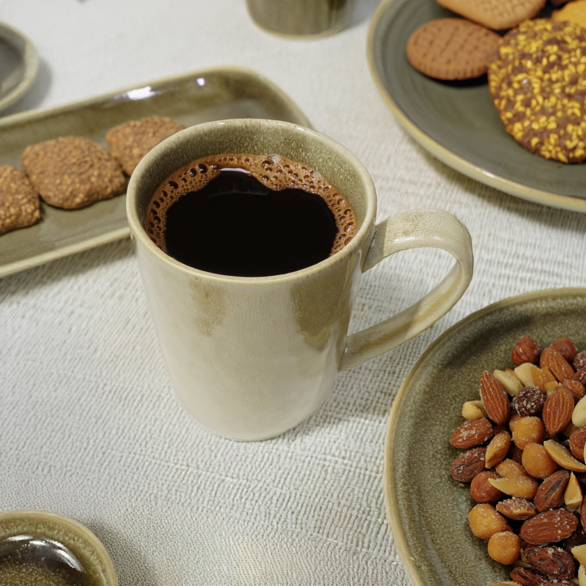 Browny MUG GREY/BROWN REACTIVE HZ1299 - Mugs - ebarza Furniture UAE | Shop Modern Furniture in Abu Dhabi & Dubai - مفروشات ايبازرا في الامارات | تسوق اثاث عصري وديكورات مميزة في دبي وابوظبي