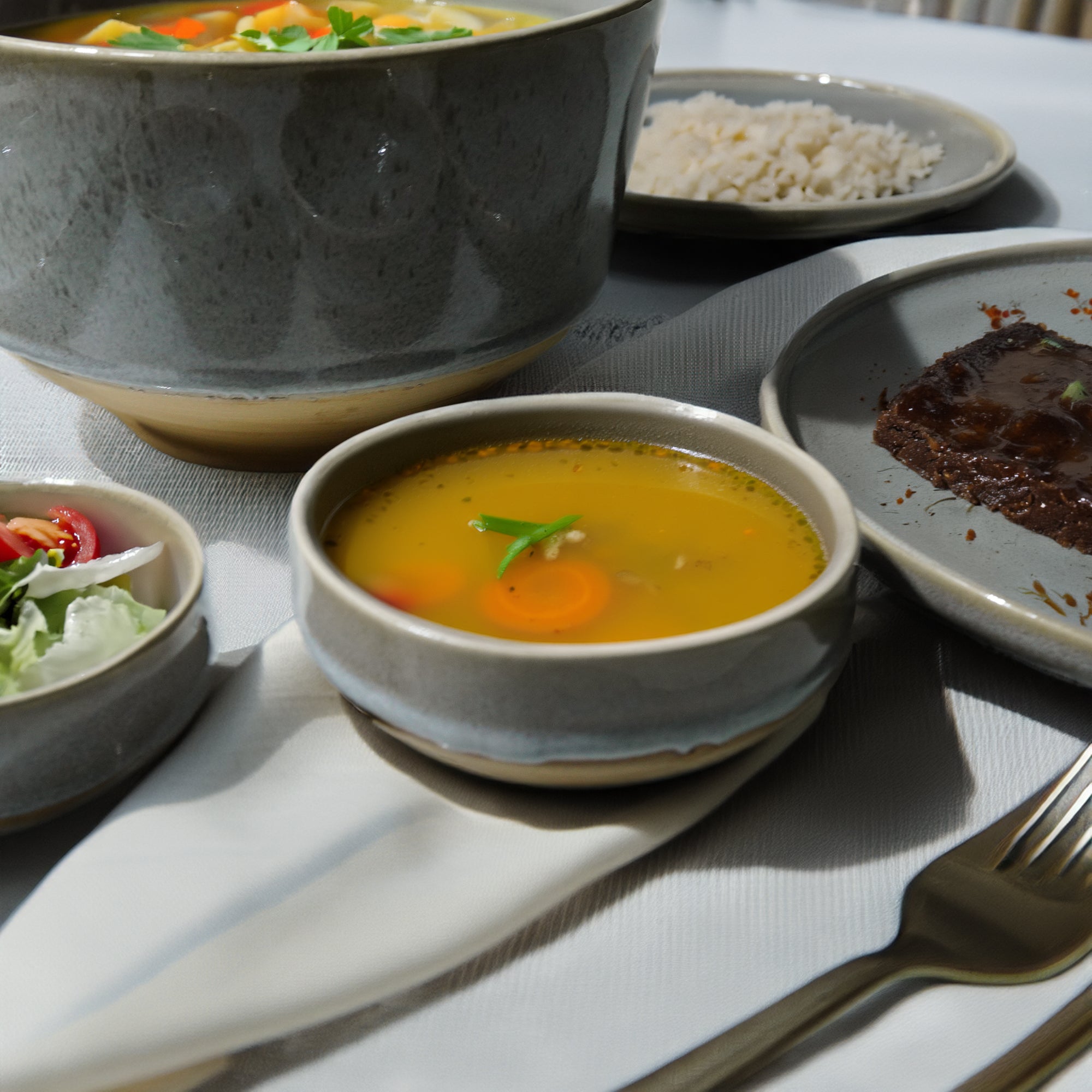 Passifoy  Serving Dish Gray HZ2467 -  Bowls - ebarza Furniture UAE | Shop Modern Furniture in Abu Dhabi & Dubai - مفروشات ايبازرا في الامارات | تسوق اثاث عصري وديكورات مميزة في دبي وابوظبي