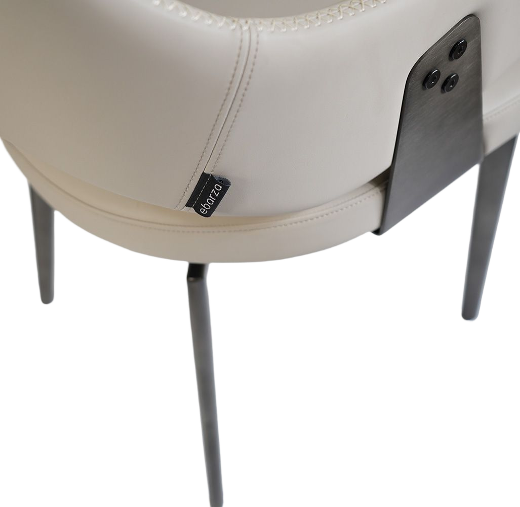 Logan Lounge Chair BC715 - Lounge Chairs - ebarza Furniture UAE | Shop Modern Furniture in Abu Dhabi & Dubai - مفروشات ايبازرا في الامارات | تسوق اثاث عصري وديكورات مميزة في دبي وابوظبي