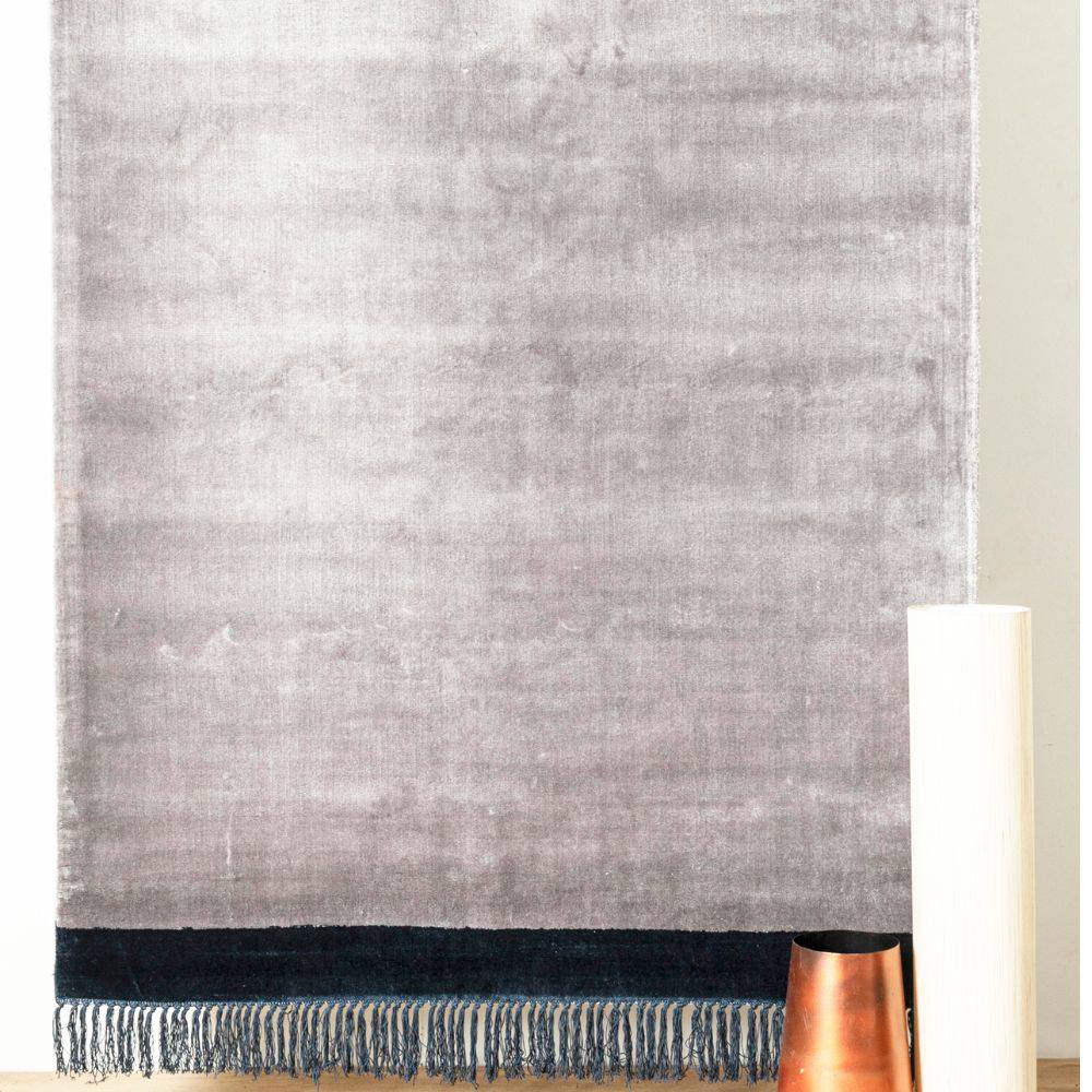 230X160 Cm Hand Woven Viscose Carpet Breta-Bet-06-L -  Rugs - ebarza Furniture UAE | Shop Modern Furniture in Abu Dhabi & Dubai - مفروشات ايبازرا في الامارات | تسوق اثاث عصري وديكورات مميزة في دبي وابوظبي