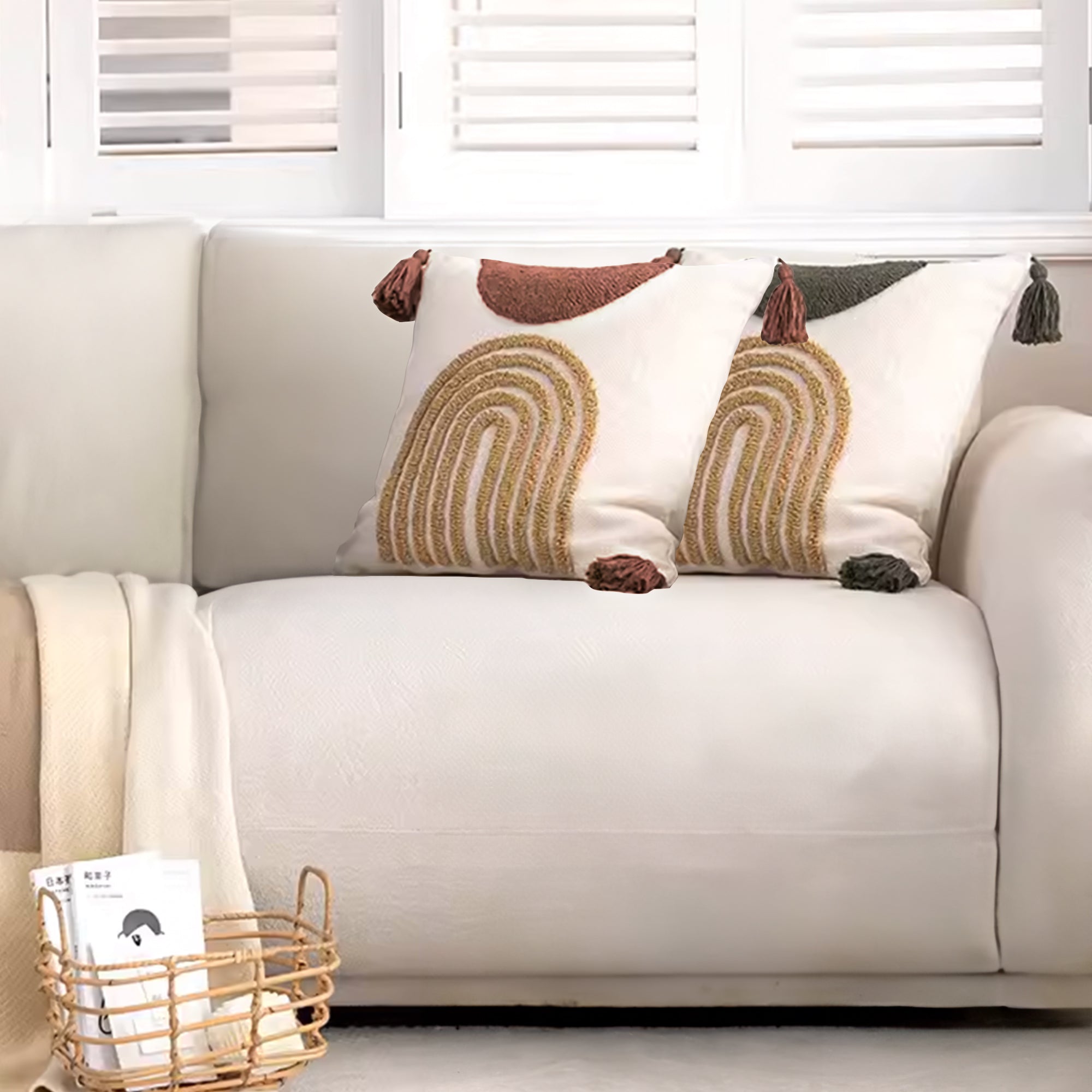 45x45 cm semi-Circle Tufted White Cotton Cushion KD2389 -GREEN&WHITE - Cushions - ebarza Furniture UAE | Shop Modern Furniture in Abu Dhabi & Dubai - مفروشات ايبازرا في الامارات | تسوق اثاث عصري وديكورات مميزة في دبي وابوظبي