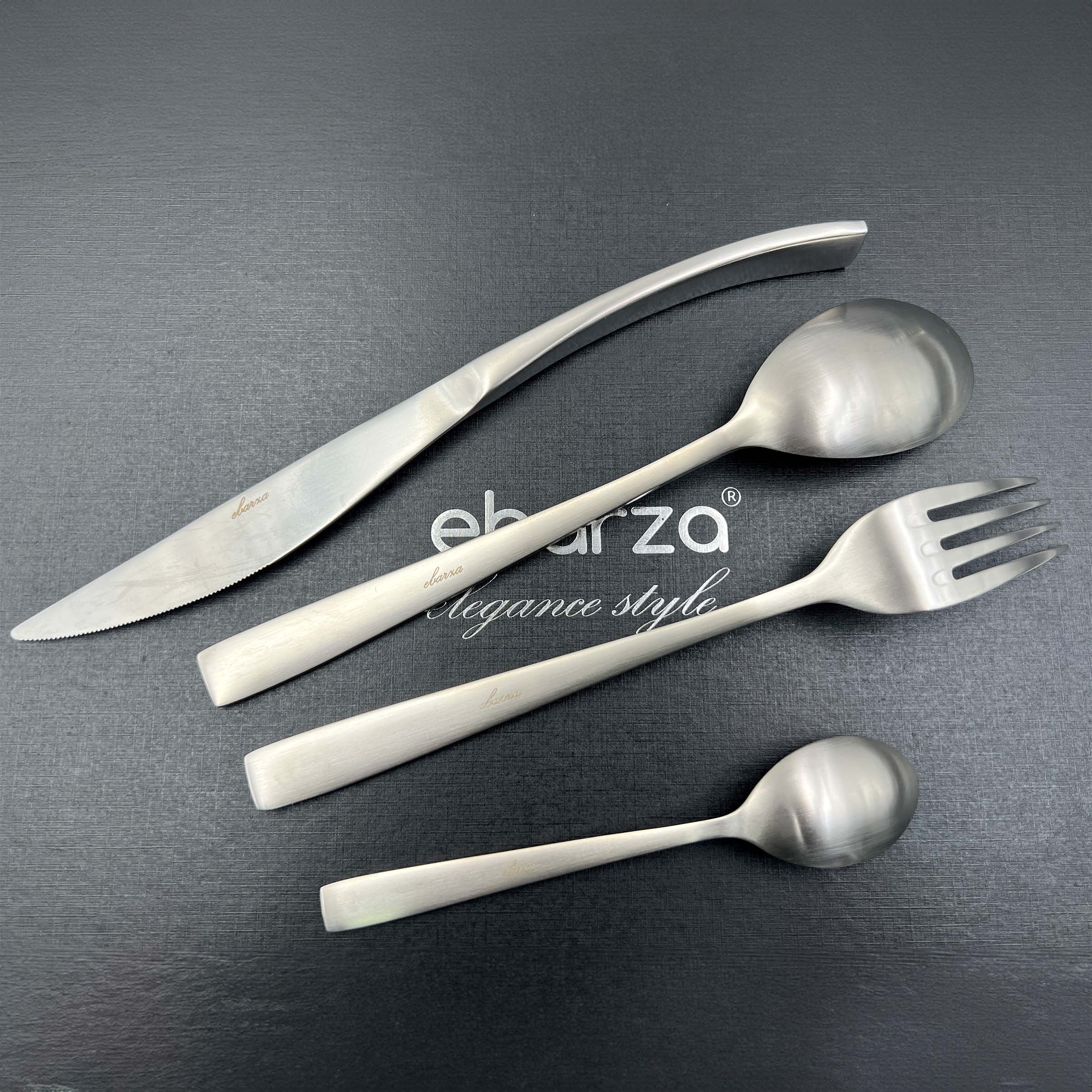 Metro Chic set of 24 pcs Matte Silver Cutlery Set 6362 - Cutlery Sets - ebarza Furniture UAE | Shop Modern Furniture in Abu Dhabi & Dubai - مفروشات ايبازرا في الامارات | تسوق اثاث عصري وديكورات مميزة في دبي وابوظبي