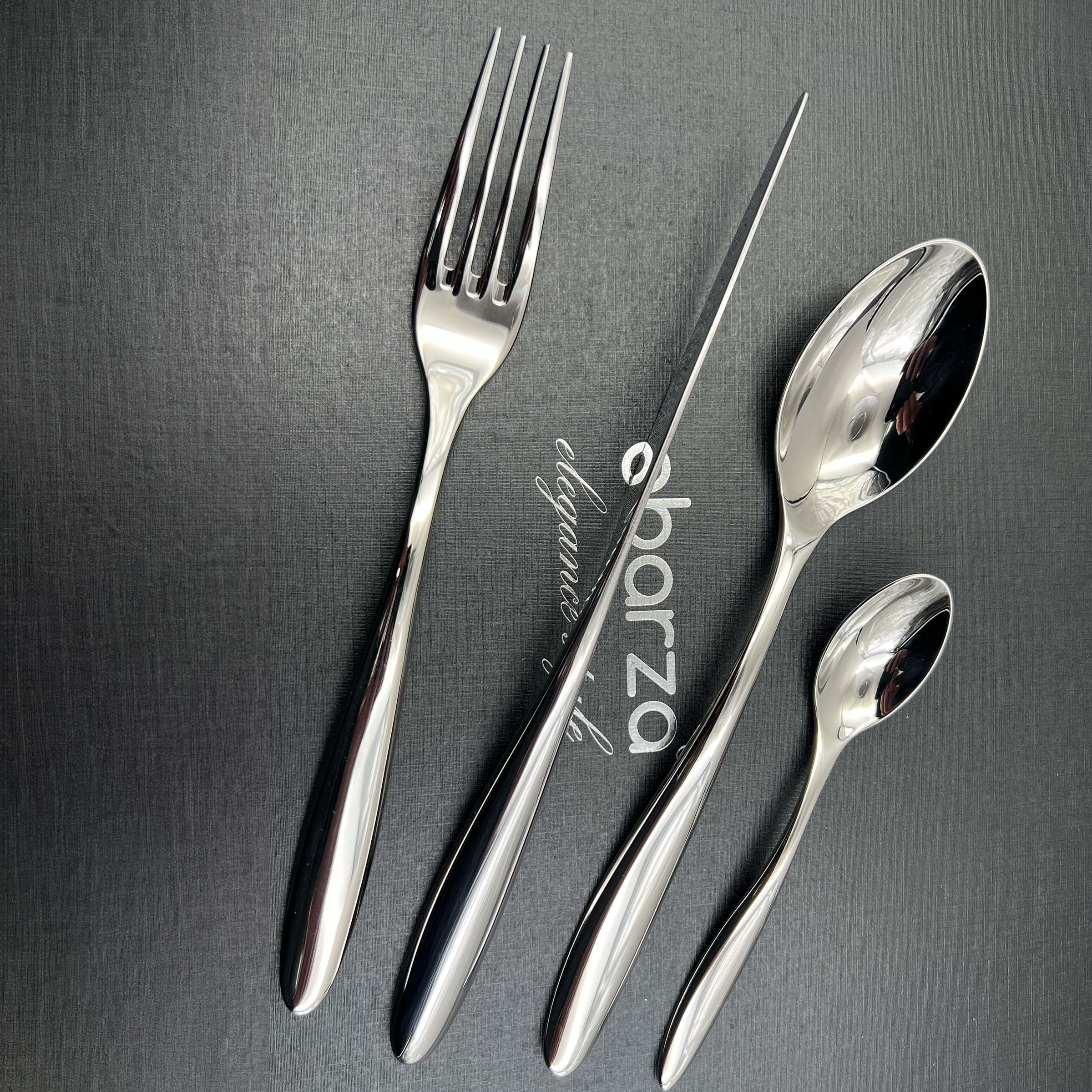 Arza Set of 24 pcs Mirror Silver Cutlery Set 8091 - Cutlery Sets - ebarza Furniture UAE | Shop Modern Furniture in Abu Dhabi & Dubai - مفروشات ايبازرا في الامارات | تسوق اثاث عصري وديكورات مميزة في دبي وابوظبي