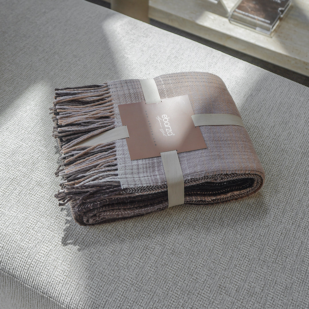 WarmNest Throw Blanket - 300GSM - Blankets - ebarza Furniture UAE | Shop Modern Furniture in Abu Dhabi & Dubai - مفروشات ايبازرا في الامارات | تسوق اثاث عصري وديكورات مميزة في دبي وابوظبي