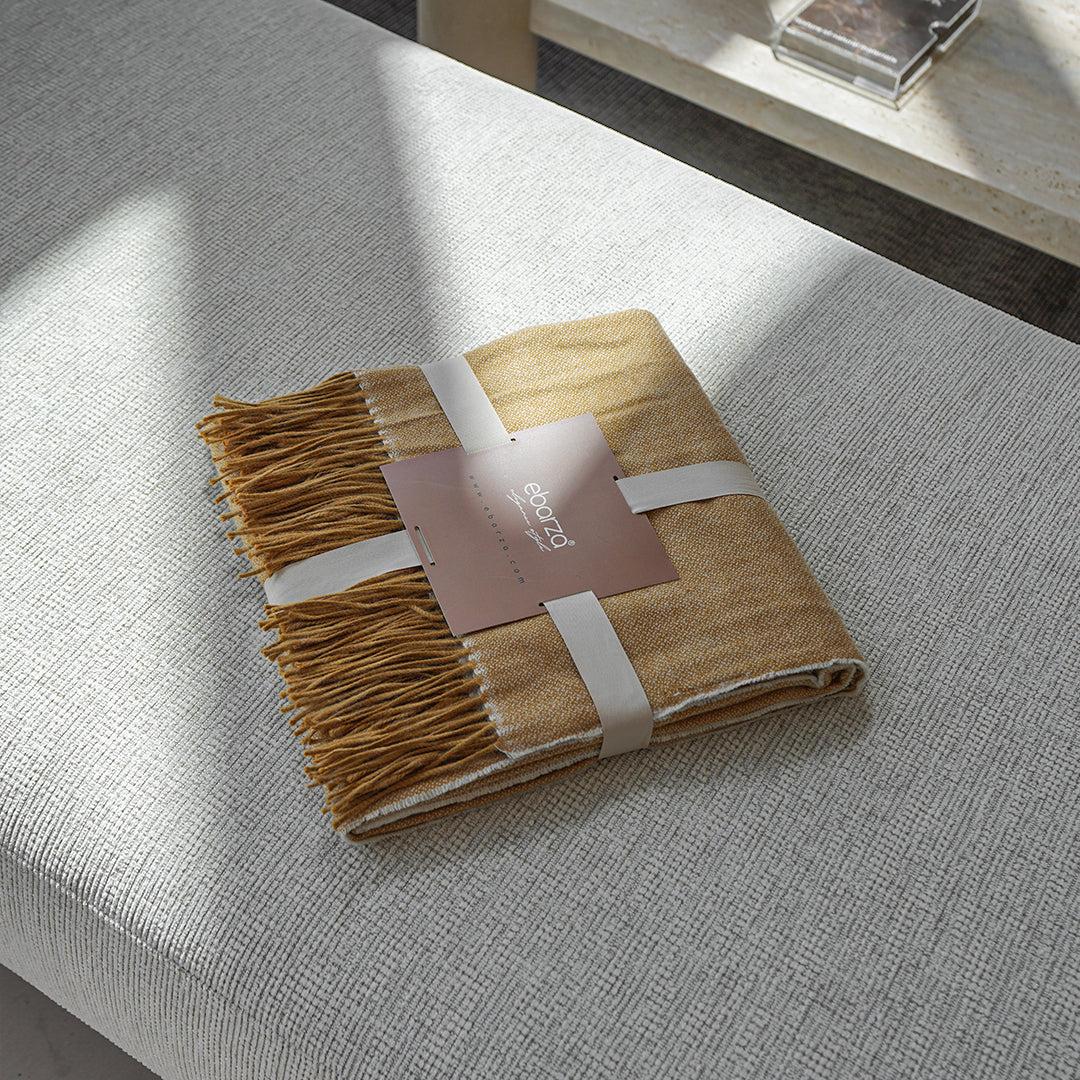EmberWrap Throw Blanket - 350GSM - Blankets - ebarza Furniture UAE | Shop Modern Furniture in Abu Dhabi & Dubai - مفروشات ايبازرا في الامارات | تسوق اثاث عصري وديكورات مميزة في دبي وابوظبي