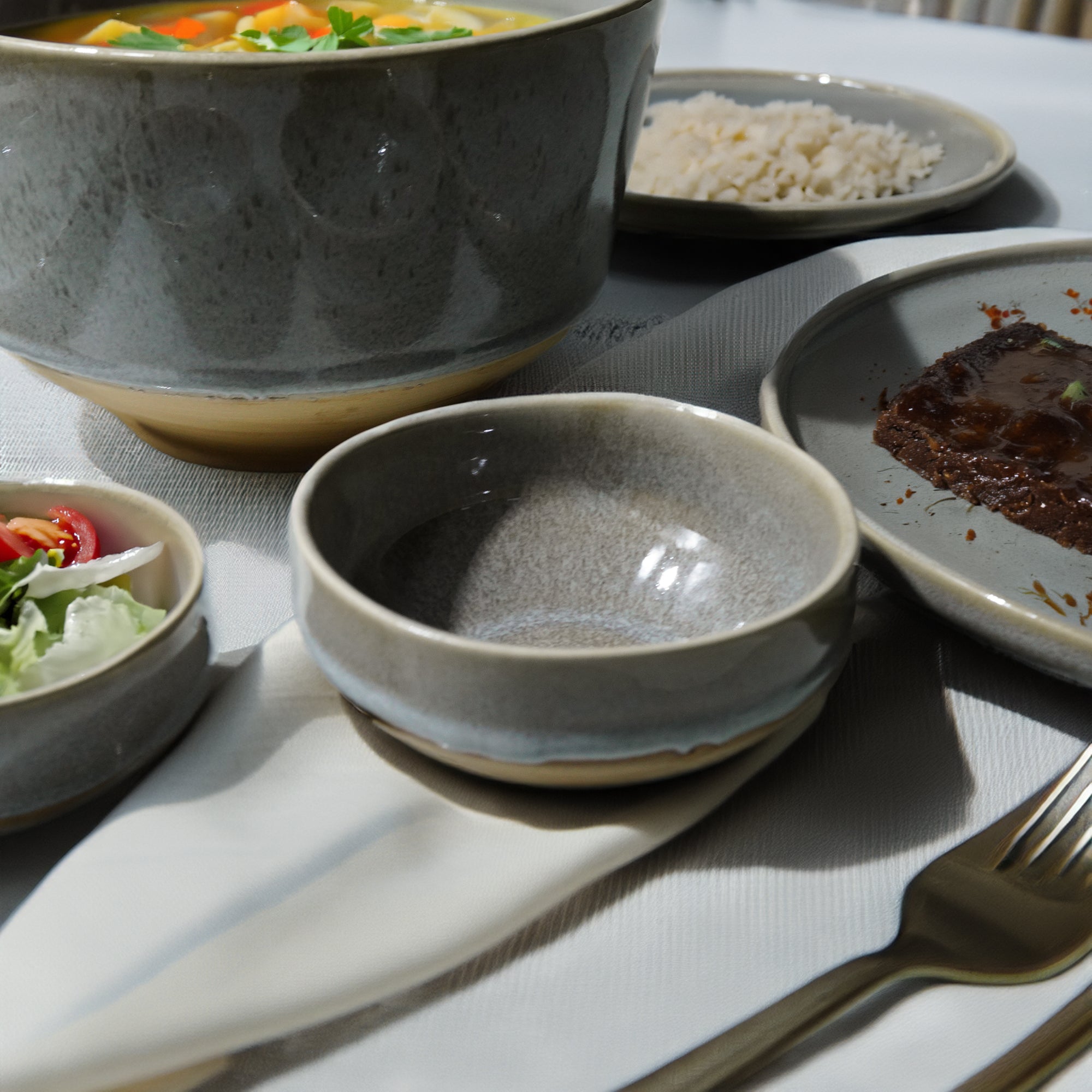 Passifoy  Serving Dish Gray HZ2467 -  Bowls - ebarza Furniture UAE | Shop Modern Furniture in Abu Dhabi & Dubai - مفروشات ايبازرا في الامارات | تسوق اثاث عصري وديكورات مميزة في دبي وابوظبي