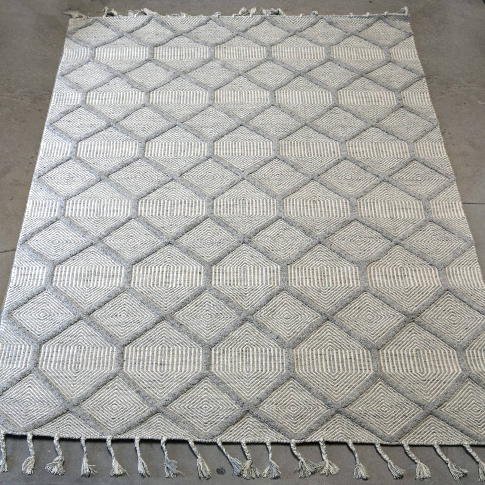 300X200 Cm Amak Handmade Wool Rug Amaka Amk-01-Xl - Rugs - ebarza Furniture UAE | Shop Modern Furniture in Abu Dhabi & Dubai - مفروشات ايبازرا في الامارات | تسوق اثاث عصري وديكورات مميزة في دبي وابوظبي