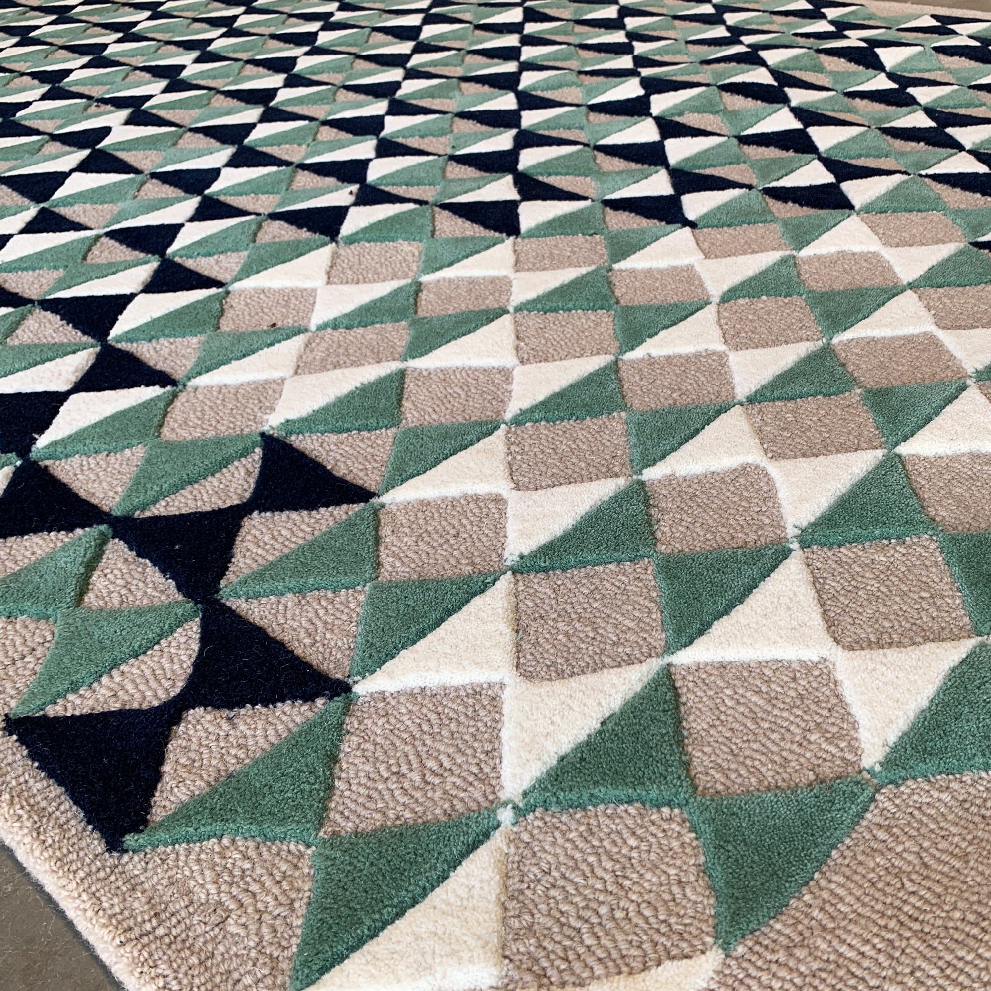 300X200 Cm Handmade Wool Rug Jh-20738-Xl - Rugs - ebarza Furniture UAE | Shop Modern Furniture in Abu Dhabi & Dubai - مفروشات ايبازرا في الامارات | تسوق اثاث عصري وديكورات مميزة في دبي وابوظبي