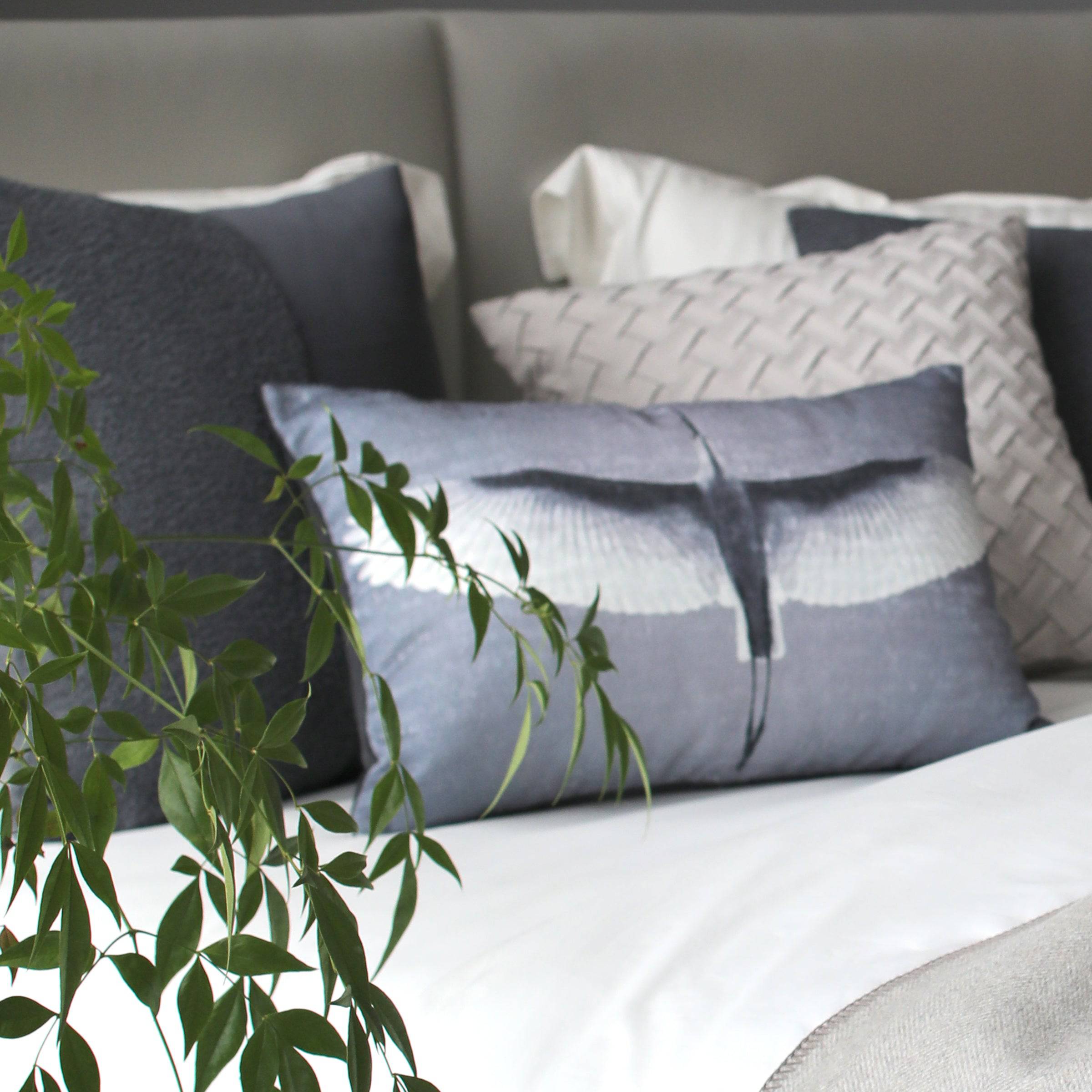 30X55 Cm Hawk Printed Throw Cushion Ecc046 - Cushions - ebarza Furniture UAE | Shop Modern Furniture in Abu Dhabi & Dubai - مفروشات ايبازرا في الامارات | تسوق اثاث عصري وديكورات مميزة في دبي وابوظبي