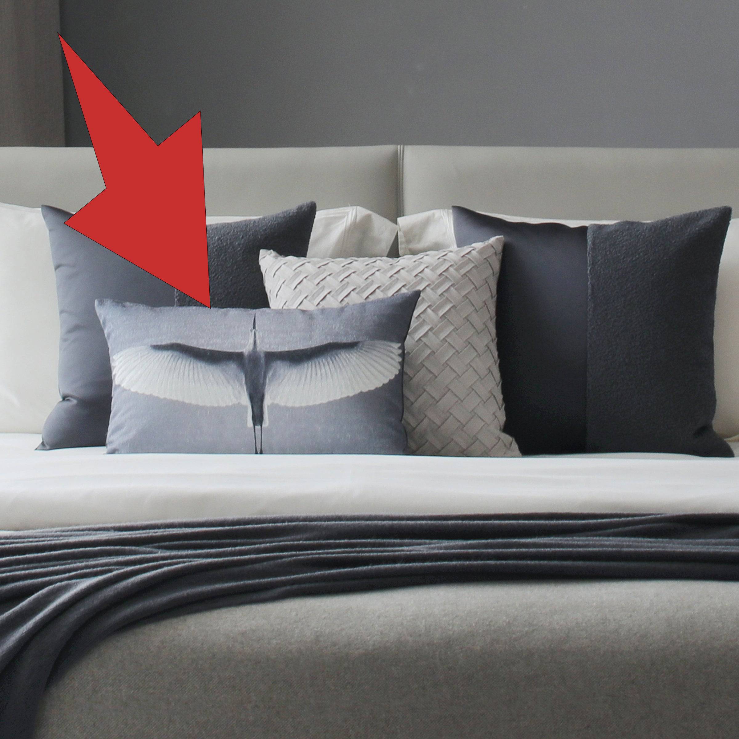 30X55 Cm Hawk Printed Throw Cushion Ecc046 - Cushions - ebarza Furniture UAE | Shop Modern Furniture in Abu Dhabi & Dubai - مفروشات ايبازرا في الامارات | تسوق اثاث عصري وديكورات مميزة في دبي وابوظبي