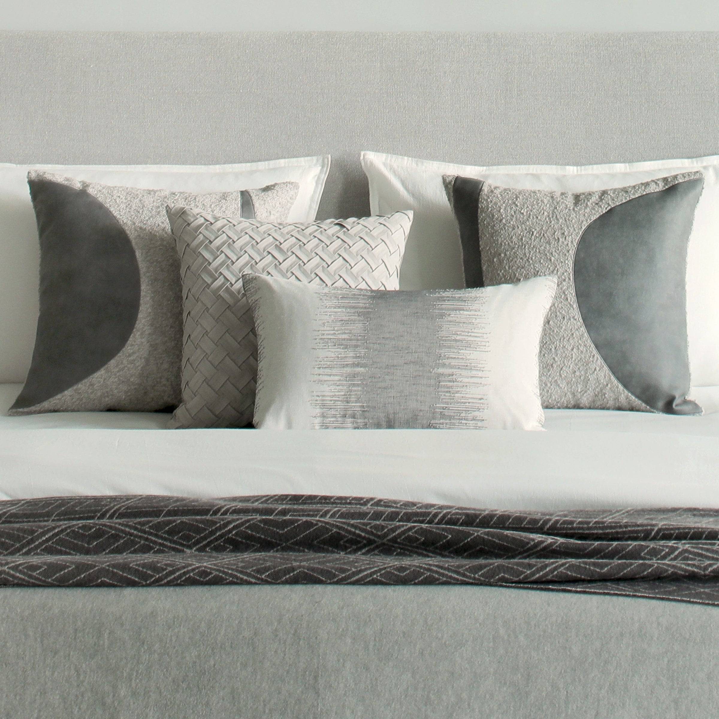 30X55 Cm Ranya Jacquard Yarn Throw Cushion Ecc042 - Cushions - ebarza Furniture UAE | Shop Modern Furniture in Abu Dhabi & Dubai - مفروشات ايبازرا في الامارات | تسوق اثاث عصري وديكورات مميزة في دبي وابوظبي