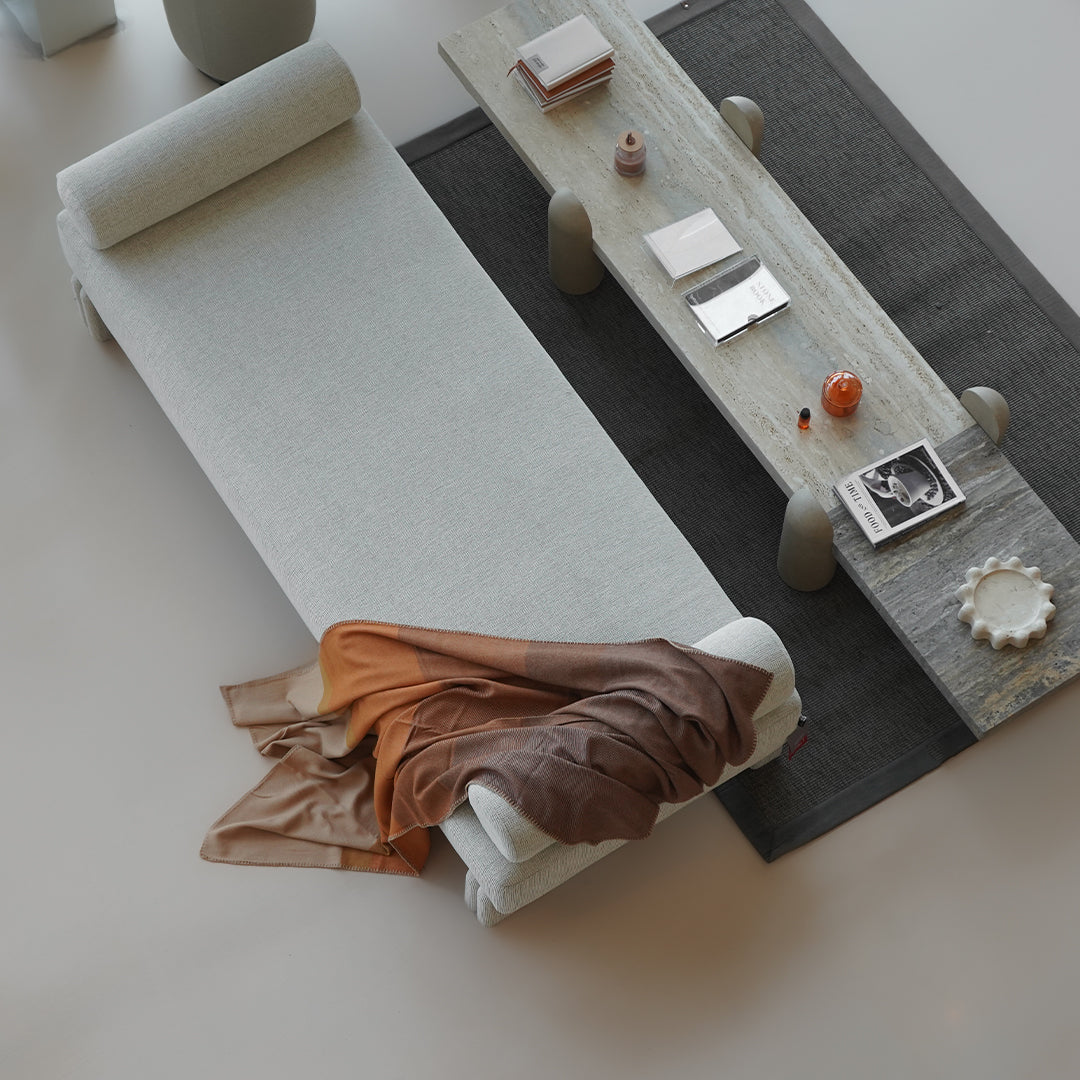 PlushHaven Throw Blanket - 260GSM - Blankets - ebarza Furniture UAE | Shop Modern Furniture in Abu Dhabi & Dubai - مفروشات ايبازرا في الامارات | تسوق اثاث عصري وديكورات مميزة في دبي وابوظبي