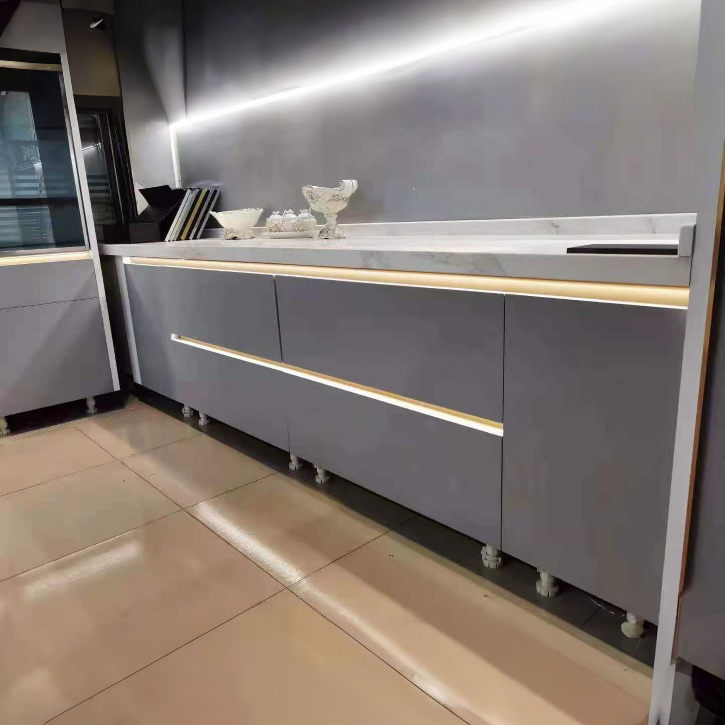 330cm Length (6cm) L shape Alu Handle (Without LED light) Profile Black-CH4-AL052 - PR0063 - wall-panels-profiles - ebarza Furniture UAE | Shop Modern Furniture in Abu Dhabi & Dubai - مفروشات ايبازرا في الامارات | تسوق اثاث عصري وديكورات مميزة في دبي وابوظبي