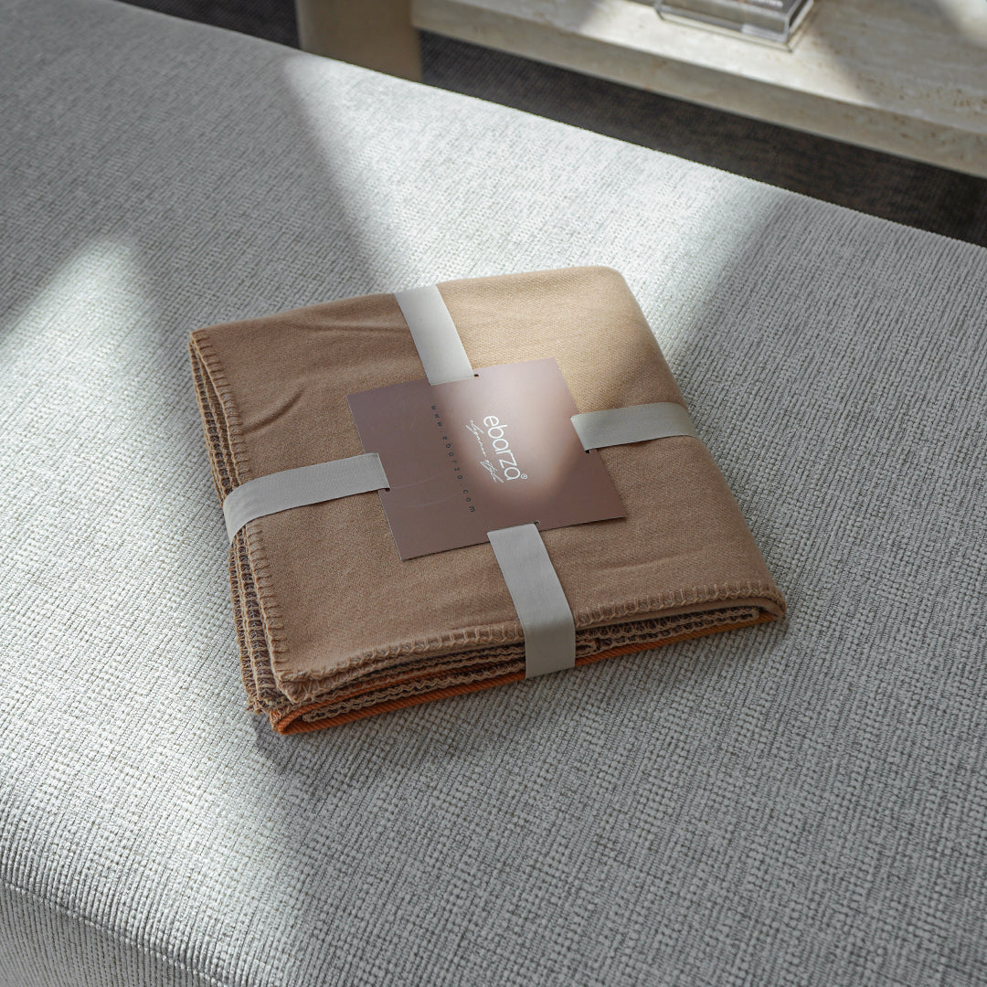 PlushHaven Throw Blanket - 260GSM - Blankets - ebarza Furniture UAE | Shop Modern Furniture in Abu Dhabi & Dubai - مفروشات ايبازرا في الامارات | تسوق اثاث عصري وديكورات مميزة في دبي وابوظبي