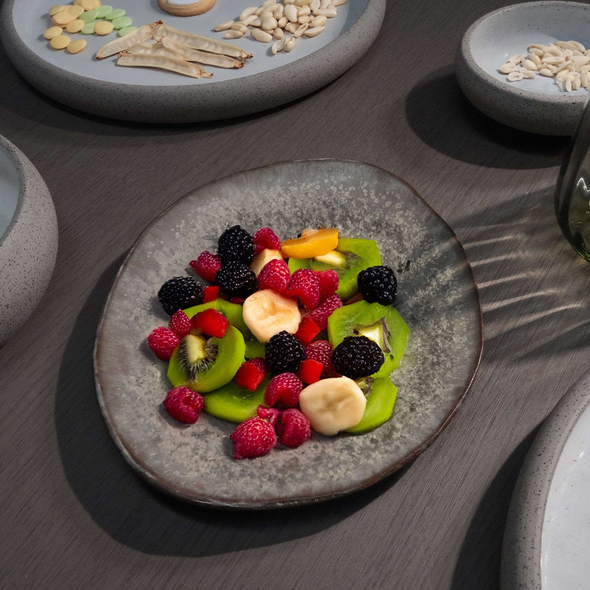 Ancient Design Ceramic Plate E764-P-06081 7 - Plates - ebarza Furniture UAE | Shop Modern Furniture in Abu Dhabi & Dubai - مفروشات ايبازرا في الامارات | تسوق اثاث عصري وديكورات مميزة في دبي وابوظبي