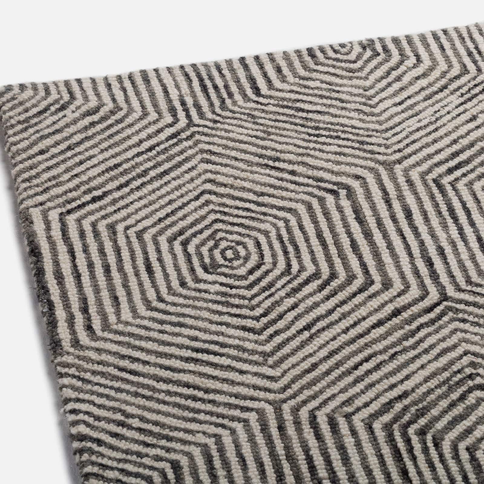 450X300 Cm Handmade Wool Rug Warta-Wt-05-White-Grande -  Rugs - ebarza Furniture UAE | Shop Modern Furniture in Abu Dhabi & Dubai - مفروشات ايبازرا في الامارات | تسوق اثاث عصري وديكورات مميزة في دبي وابوظبي