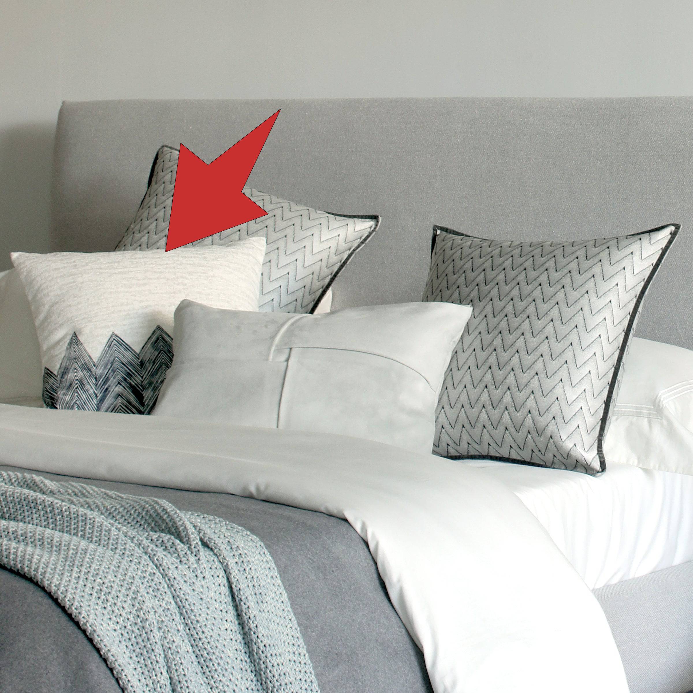 45X45 Cm Charlotte Printed Throw Cushion ECC057 - Cushions - ebarza Furniture UAE | Shop Modern Furniture in Abu Dhabi & Dubai - مفروشات ايبازرا في الامارات | تسوق اثاث عصري وديكورات مميزة في دبي وابوظبي