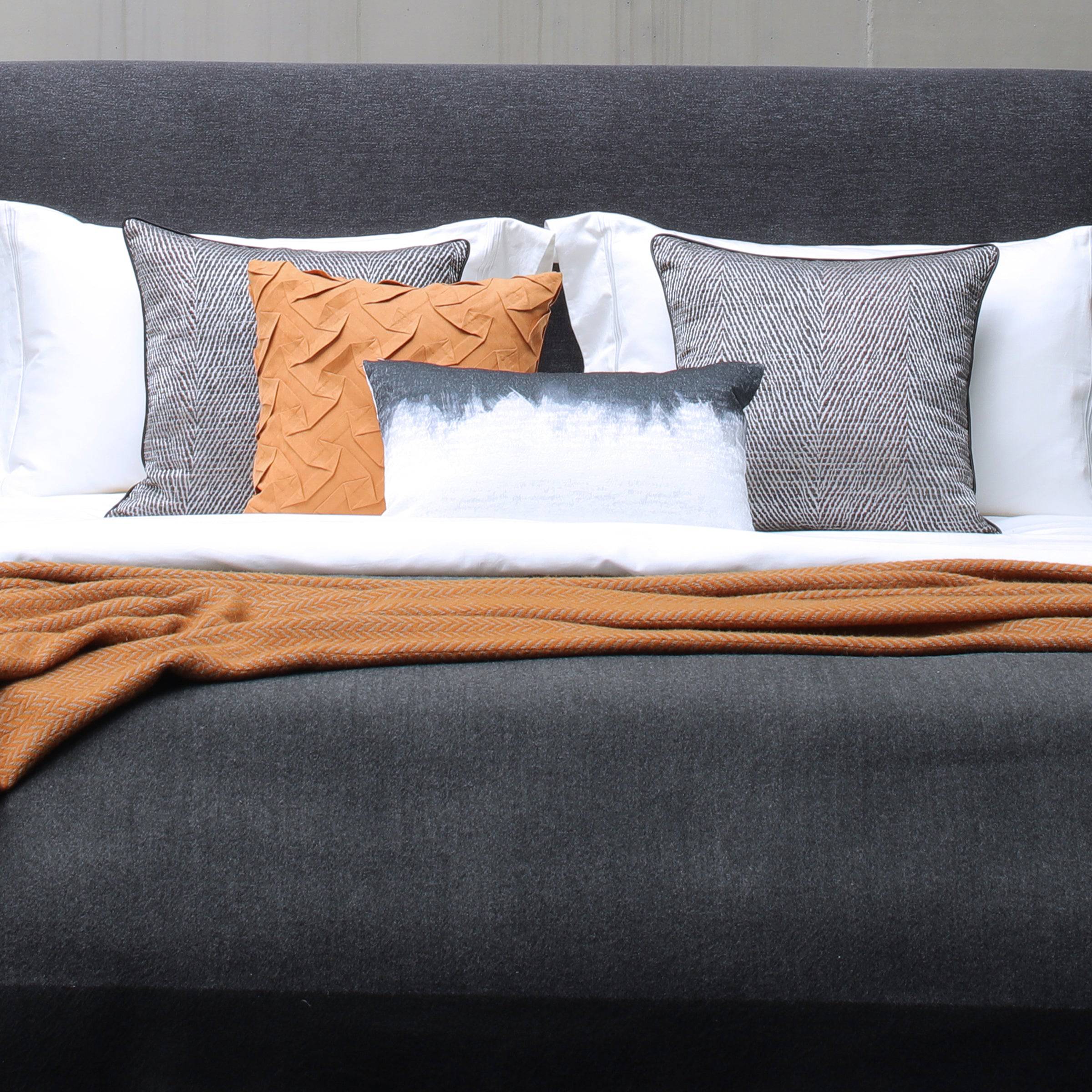 45X45 Cm Jason Suede Cushion Ecc050 -  Cushions - ebarza Furniture UAE | Shop Modern Furniture in Abu Dhabi & Dubai - مفروشات ايبازرا في الامارات | تسوق اثاث عصري وديكورات مميزة في دبي وابوظبي
