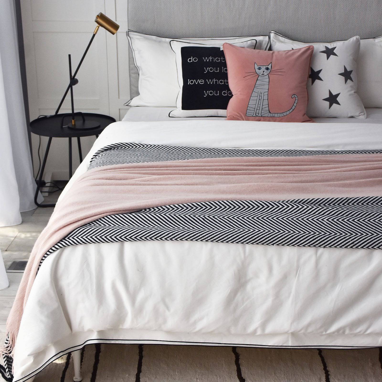 45X45 Cm Milu Embroidered Cushion Ecc-036 -  Cushions - ebarza Furniture UAE | Shop Modern Furniture in Abu Dhabi & Dubai - مفروشات ايبازرا في الامارات | تسوق اثاث عصري وديكورات مميزة في دبي وابوظبي