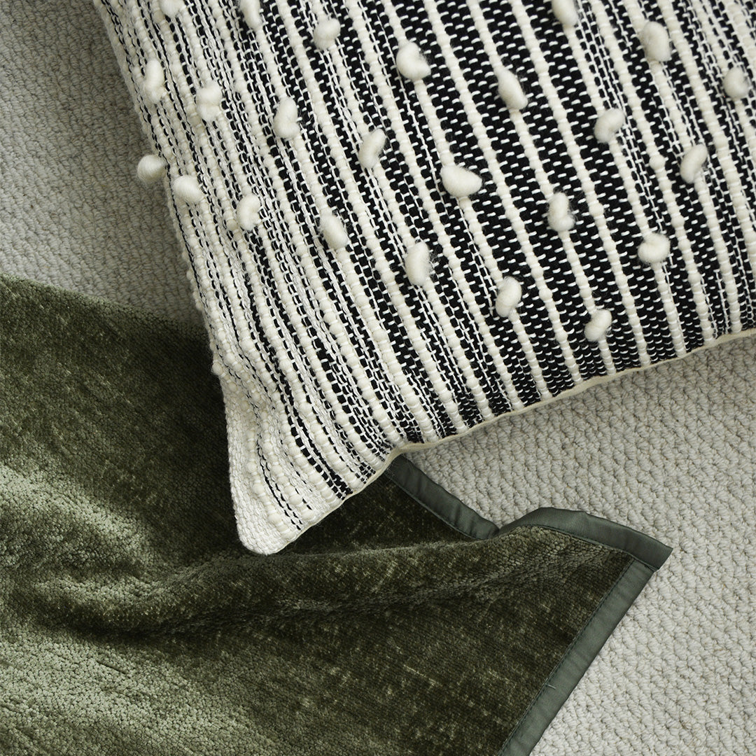 45x45 SKJH Palmer Yarn-dyed Cushion - ECC059 - Cushions - ebarza Furniture UAE | Shop Modern Furniture in Abu Dhabi & Dubai - مفروشات ايبازرا في الامارات | تسوق اثاث عصري وديكورات مميزة في دبي وابوظبي