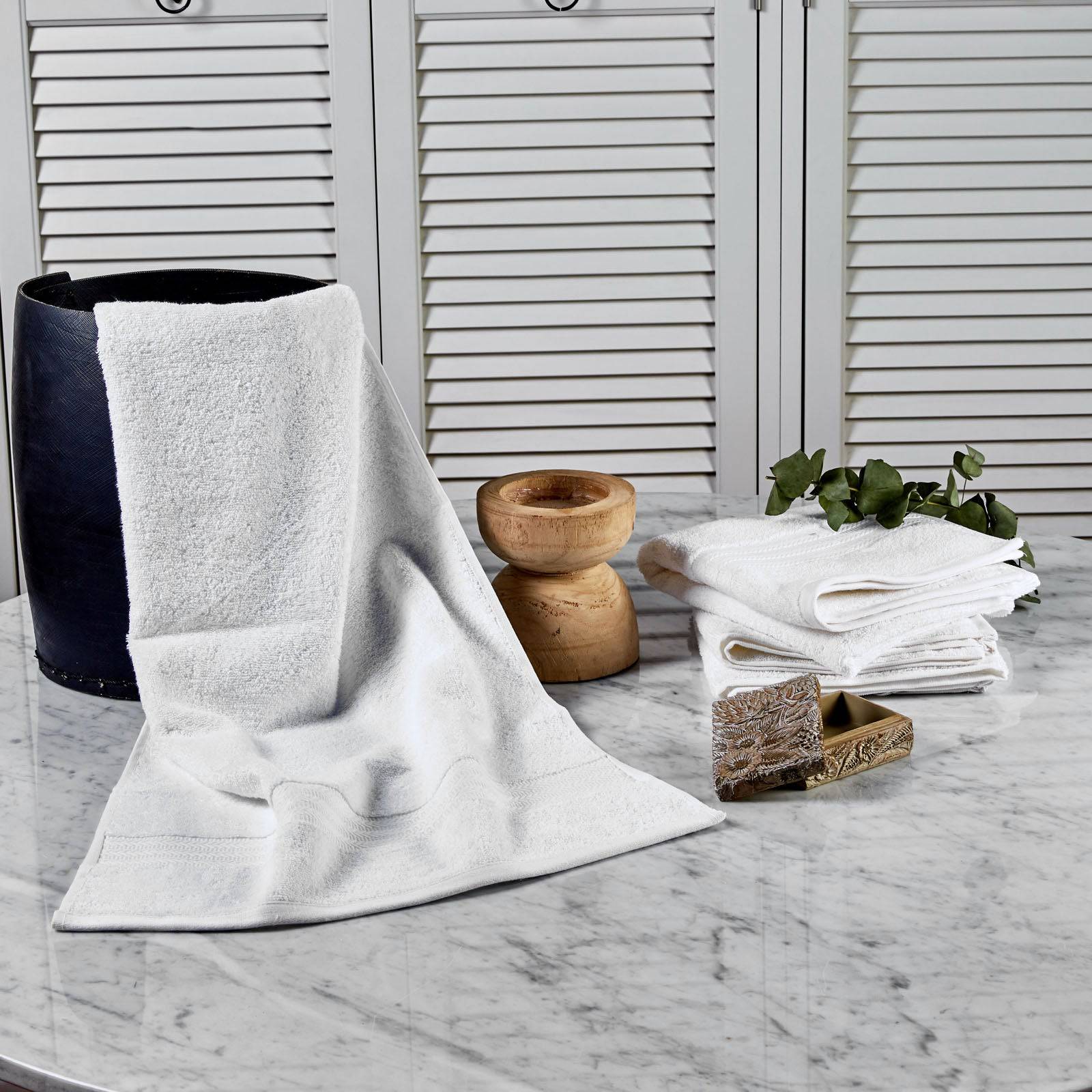 50X90 Charm Exclusive Towel 200.16.01.0148 - Towels - ebarza Furniture UAE | Shop Modern Furniture in Abu Dhabi & Dubai - مفروشات ايبازرا في الامارات | تسوق اثاث عصري وديكورات مميزة في دبي وابوظبي