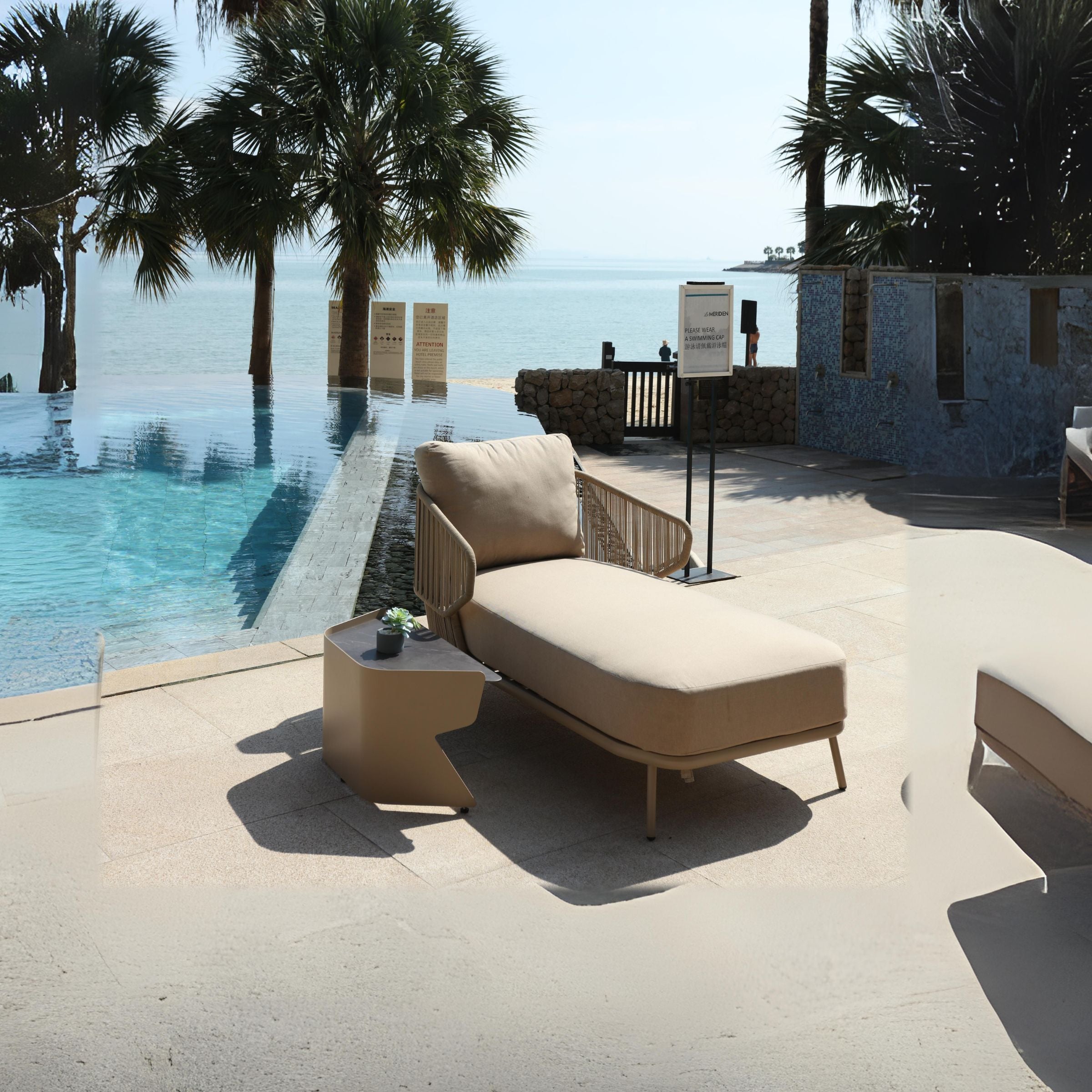 Embrace Outdoor Relax Sunbed MYX-LC1030 - Sunloungers - ebarza Furniture UAE | Shop Modern Furniture in Abu Dhabi & Dubai - مفروشات ايبازرا في الامارات | تسوق اثاث عصري وديكورات مميزة في دبي وابوظبي
