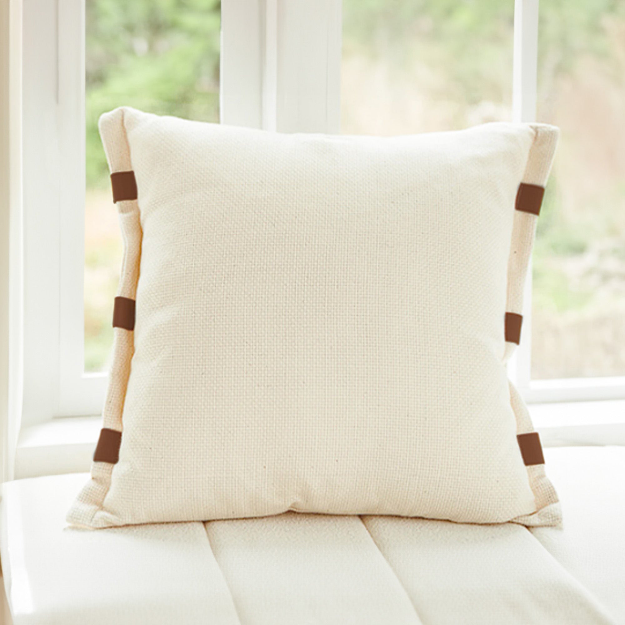 45x45 cm White Edge Leather Cushion KD2352-White/Brown - Cushions - ebarza Furniture UAE | Shop Modern Furniture in Abu Dhabi & Dubai - مفروشات ايبازرا في الامارات | تسوق اثاث عصري وديكورات مميزة في دبي وابوظبي