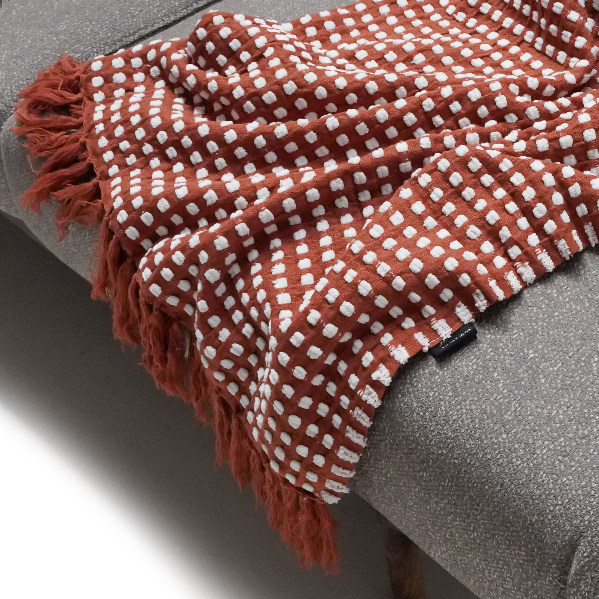 Handmade Red Throw Blanket DT23006-RD -  Blankets - ebarza Furniture UAE | Shop Modern Furniture in Abu Dhabi & Dubai - مفروشات ايبازرا في الامارات | تسوق اثاث عصري وديكورات مميزة في دبي وابوظبي