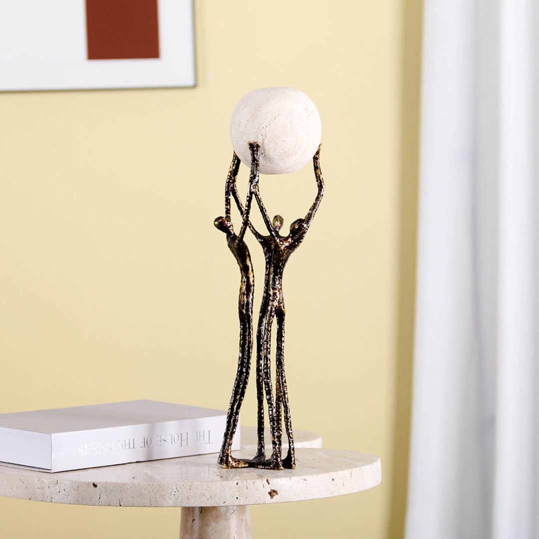 Ball Holding Men Sculpture KA3088