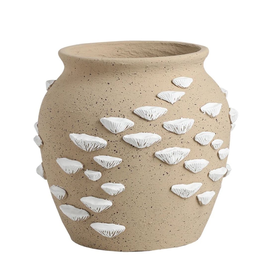 Beige & White Cement Vase With Shell Detail -B FF-SN24027B - Vases - ebarza Furniture UAE | Shop Modern Furniture in Abu Dhabi & Dubai - مفروشات ايبازرا في الامارات | تسوق اثاث عصري وديكورات مميزة في دبي وابوظبي