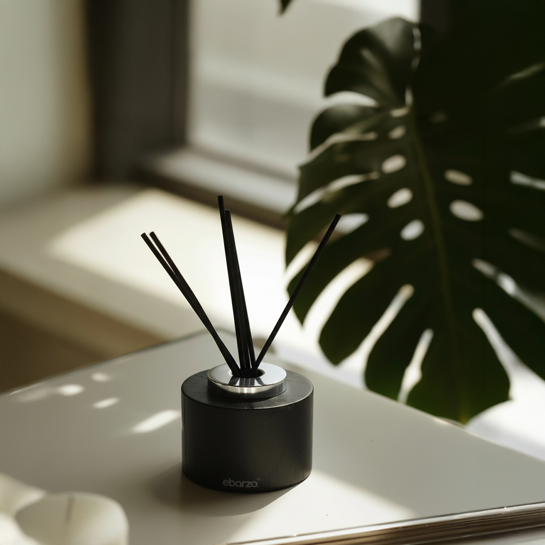 Black And White Marble Circular Fragrance Bottle (Silver Accessory) KXP890B - Stick Diffusers - ebarza Furniture UAE | Shop Modern Furniture in Abu Dhabi & Dubai - مفروشات ايبازرا في الامارات | تسوق اثاث عصري وديكورات مميزة في دبي وابوظبي