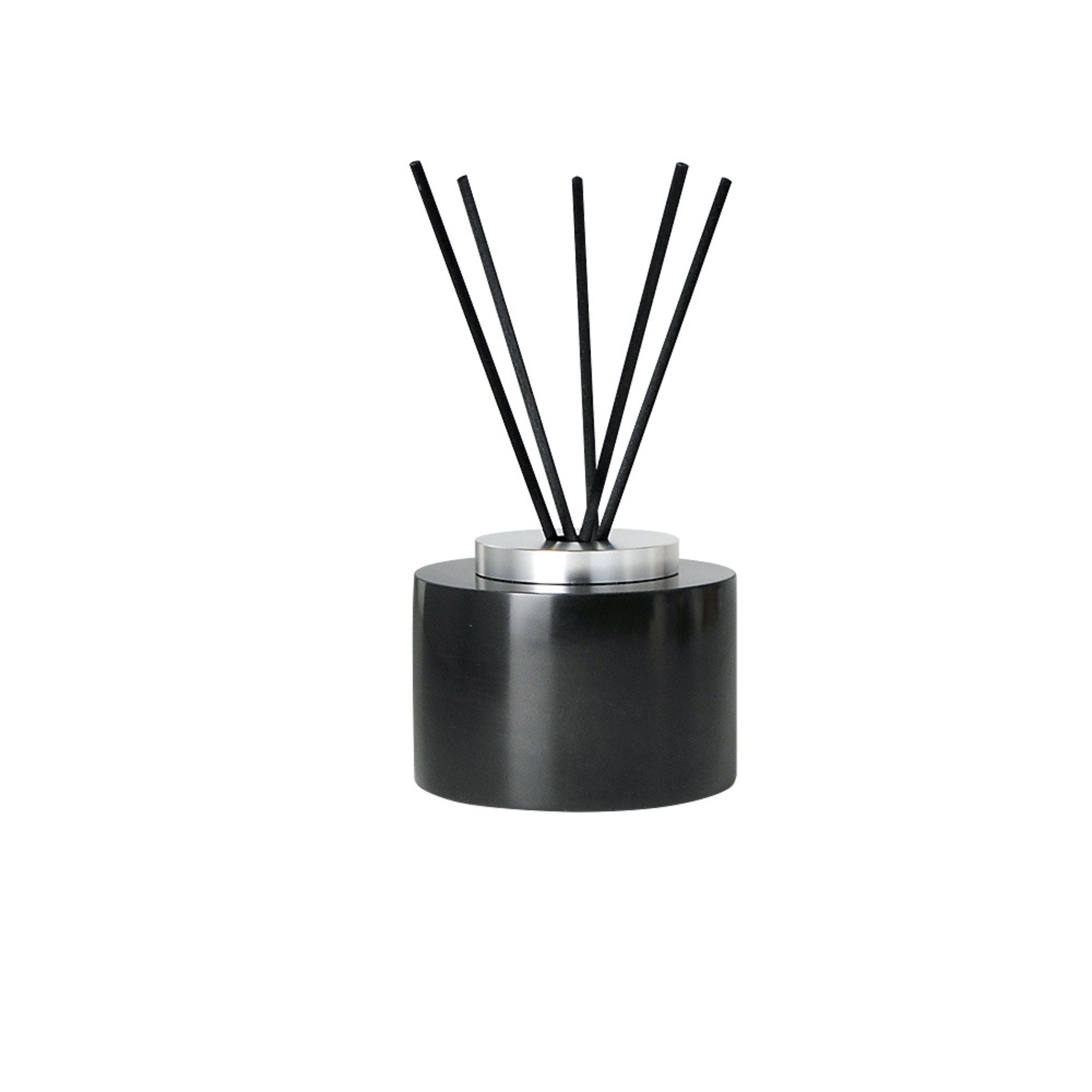 Black And White Marble Circular Fragrance Bottle (Silver Accessory) KXP890B - Stick Diffusers - ebarza Furniture UAE | Shop Modern Furniture in Abu Dhabi & Dubai - مفروشات ايبازرا في الامارات | تسوق اثاث عصري وديكورات مميزة في دبي وابوظبي
