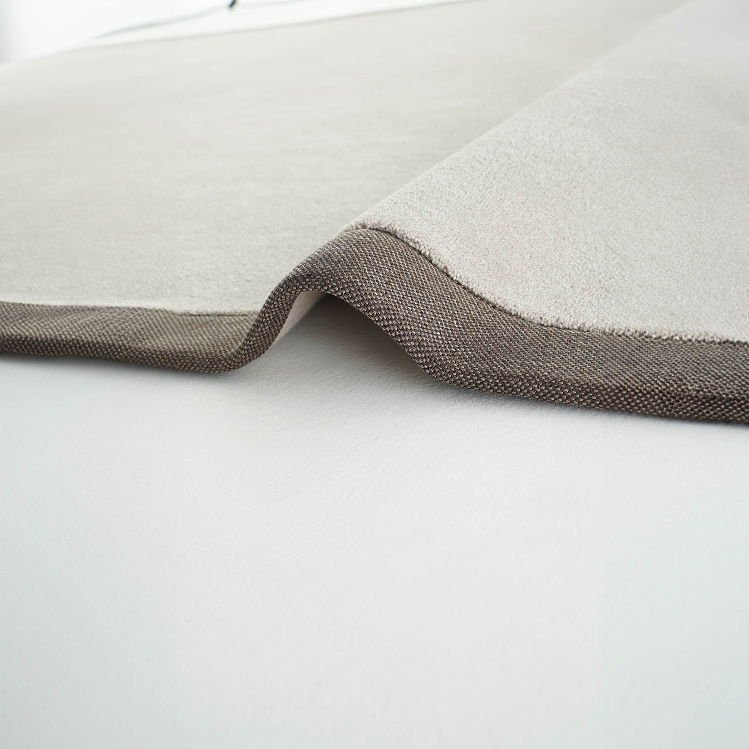 Pre-order 60 Days Delivery 600X400 CM BOUNTY 74 MONTEREY RUG 80208 - Rugs - ebarza Furniture UAE | Shop Modern Furniture in Abu Dhabi & Dubai - مفروشات ايبازرا في الامارات | تسوق اثاث عصري وديكورات مميزة في دبي وابوظبي