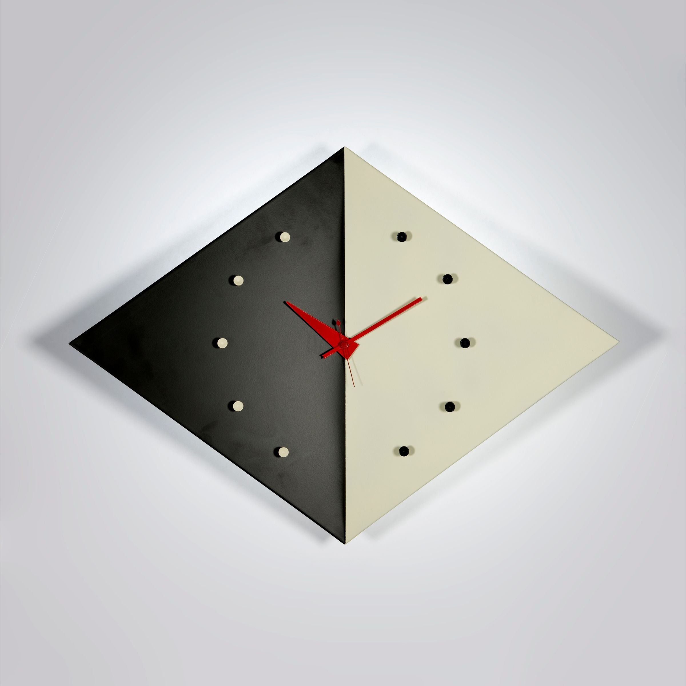Kite Wall Clock CW04 - Clocks - ebarza Furniture UAE | Shop Modern Furniture in Abu Dhabi & Dubai - مفروشات ايبازرا في الامارات | تسوق اثاث عصري وديكورات مميزة في دبي وابوظبي