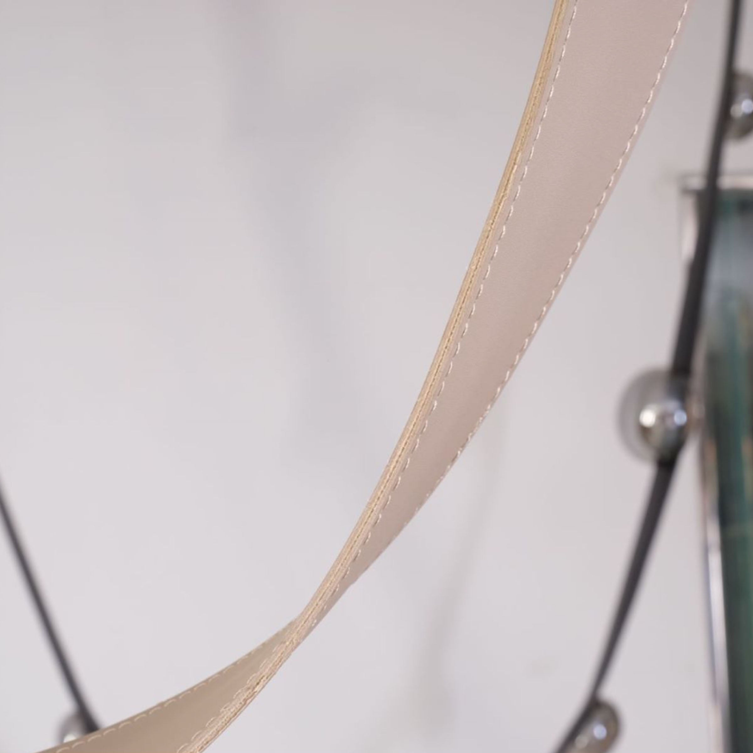 Comet Tail Leather Gold Pendant Lamp 1.2m CY-DD-1053-G - Pendant Lamps - ebarza Furniture UAE | Shop Modern Furniture in Abu Dhabi & Dubai - مفروشات ايبازرا في الامارات | تسوق اثاث عصري وديكورات مميزة في دبي وابوظبي