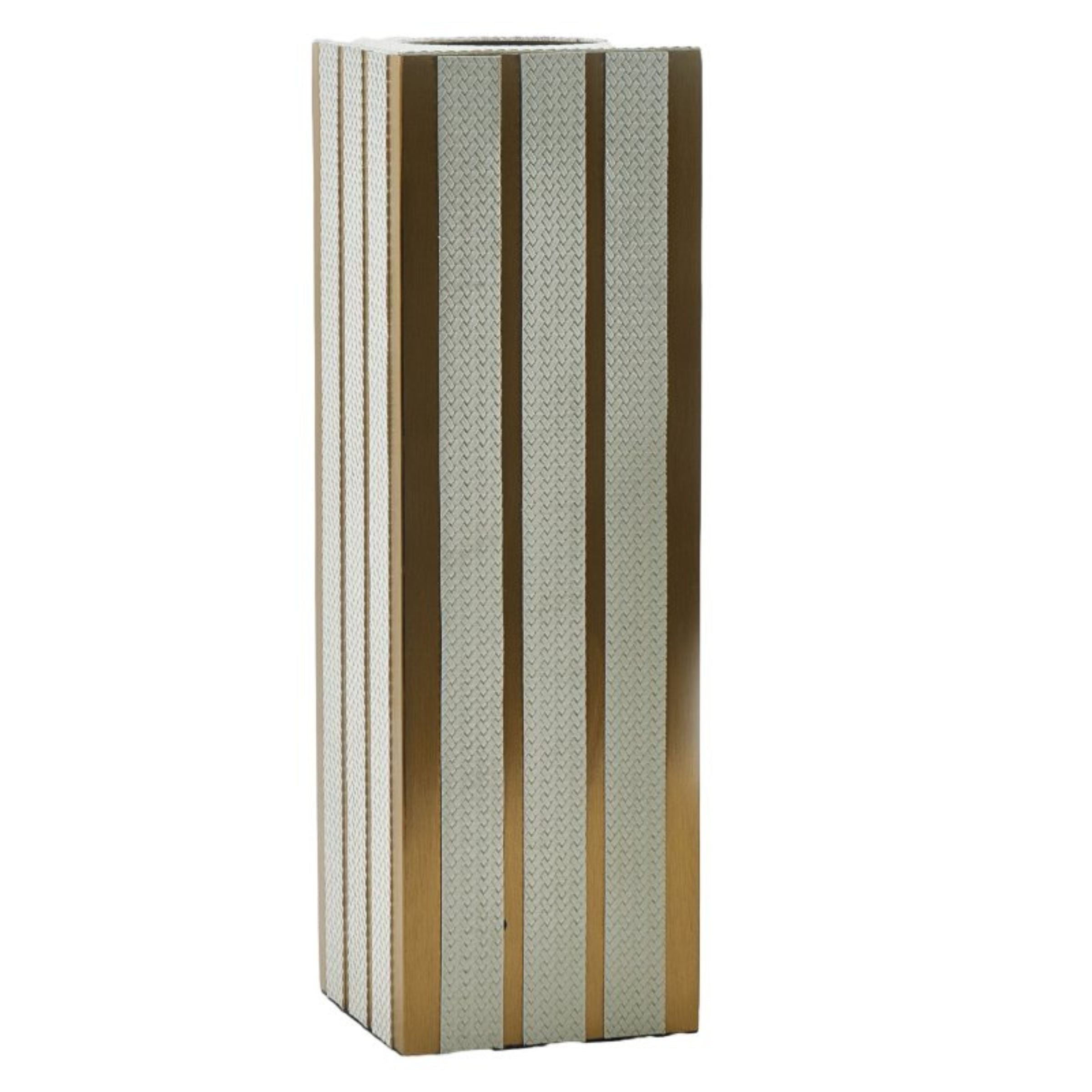FLOWER VASE-L DD201031AL - Vases - ebarza Furniture UAE | Shop Modern Furniture in Abu Dhabi & Dubai - مفروشات ايبازرا في الامارات | تسوق اثاث عصري وديكورات مميزة في دبي وابوظبي