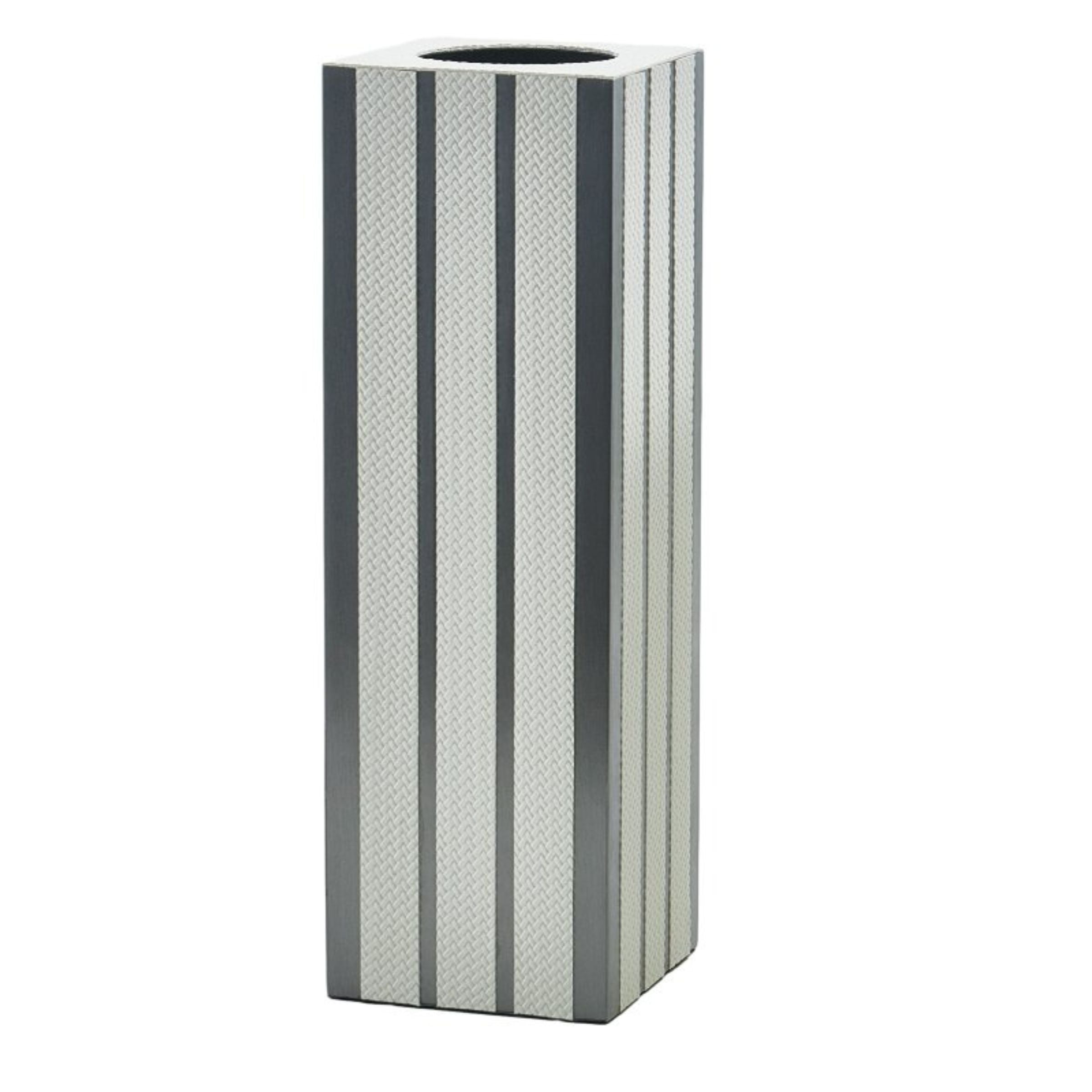 FLOWER VASE-L DD201031L - Vases - ebarza Furniture UAE | Shop Modern Furniture in Abu Dhabi & Dubai - مفروشات ايبازرا في الامارات | تسوق اثاث عصري وديكورات مميزة في دبي وابوظبي