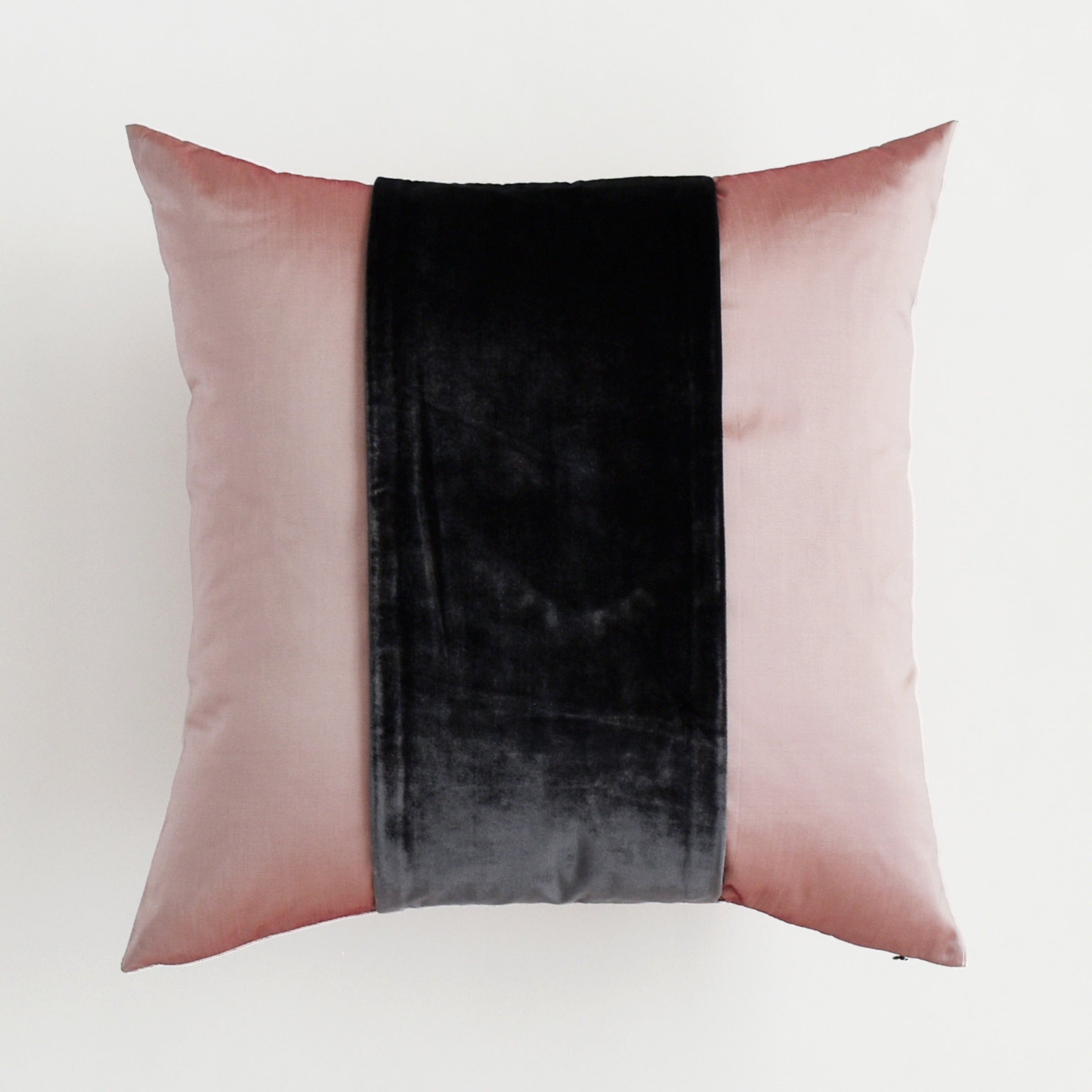 45*45  Fidel Silk Cushion - ECC107 -  Cushions - ebarza Furniture UAE | Shop Modern Furniture in Abu Dhabi & Dubai - مفروشات ايبازرا في الامارات | تسوق اثاث عصري وديكورات مميزة في دبي وابوظبي