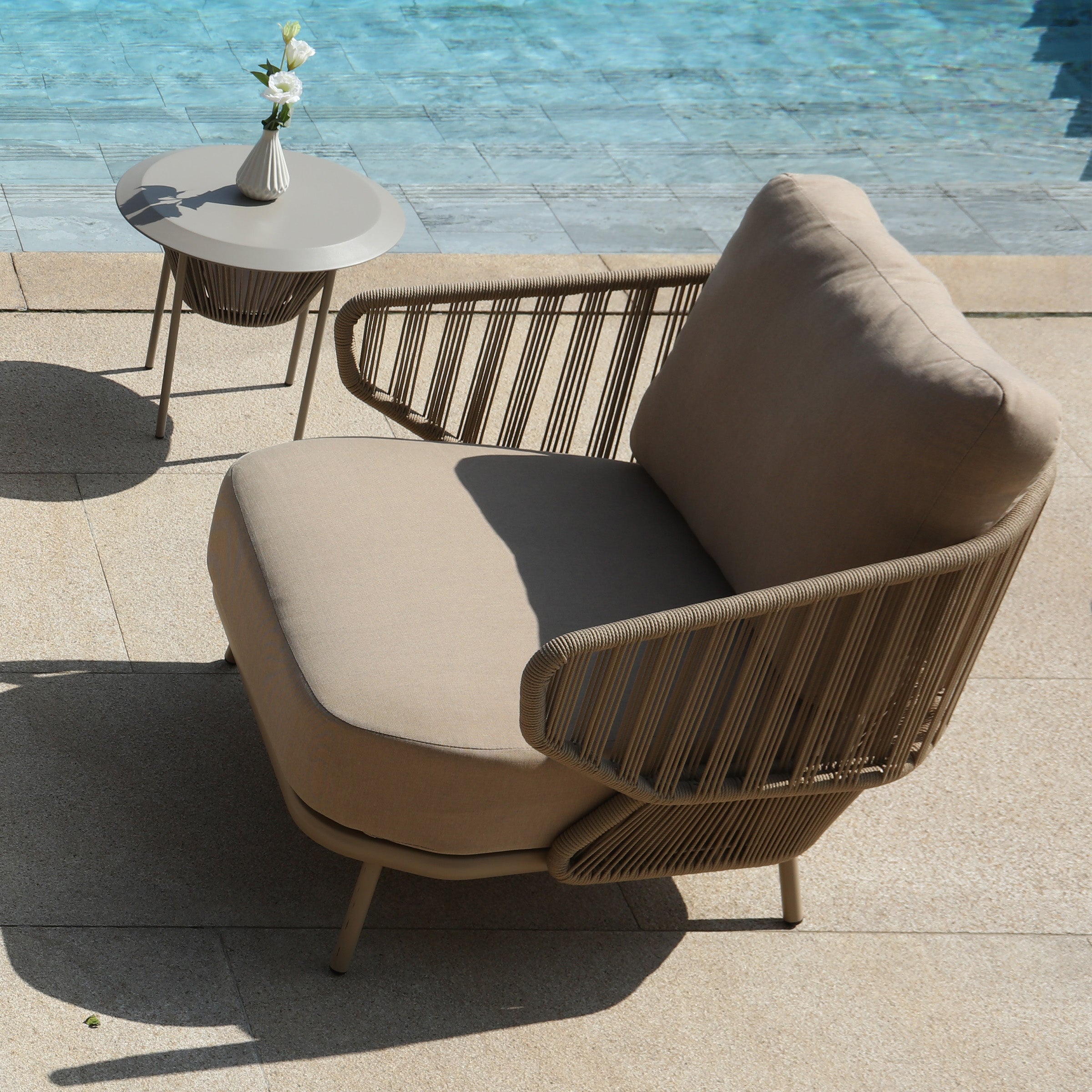 Embrace Outdoor Armchair MYX-SOFA030 - Outdoor Chairs - ebarza Furniture UAE | Shop Modern Furniture in Abu Dhabi & Dubai - مفروشات ايبازرا في الامارات | تسوق اثاث عصري وديكورات مميزة في دبي وابوظبي