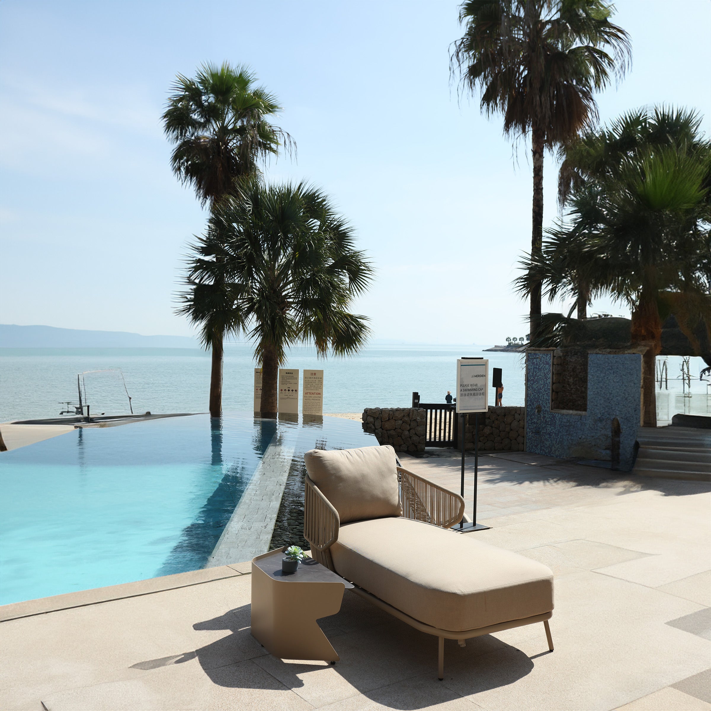 Embrace Outdoor Relax Sunbed MYX-LC1030 - Sunloungers - ebarza Furniture UAE | Shop Modern Furniture in Abu Dhabi & Dubai - مفروشات ايبازرا في الامارات | تسوق اثاث عصري وديكورات مميزة في دبي وابوظبي
