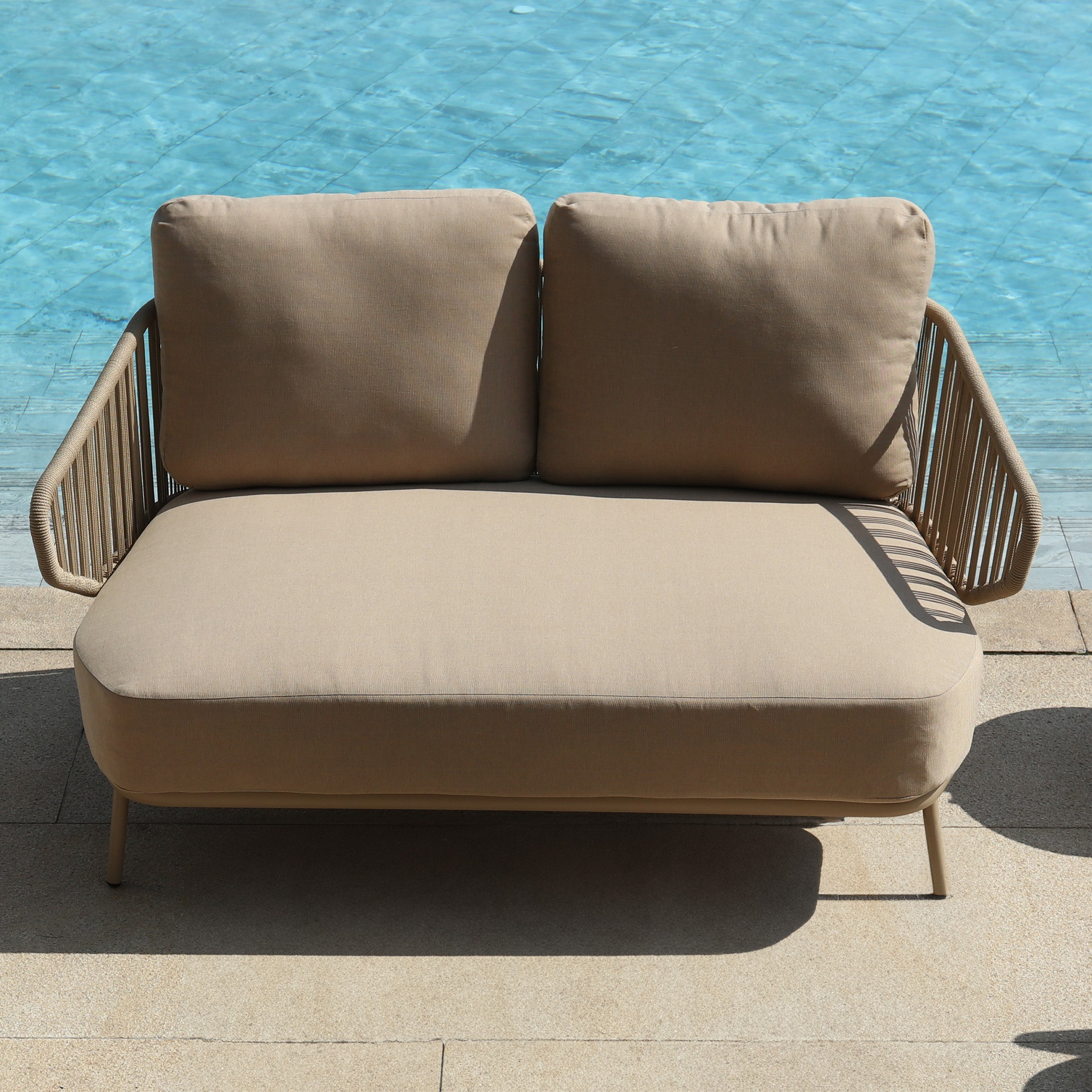 Embrace Outdoor Love 2-Seat Sofa MYX-SOFA1050 -  Outdoor Sofas - ebarza Furniture UAE | Shop Modern Furniture in Abu Dhabi & Dubai - مفروشات ايبازرا في الامارات | تسوق اثاث عصري وديكورات مميزة في دبي وابوظبي