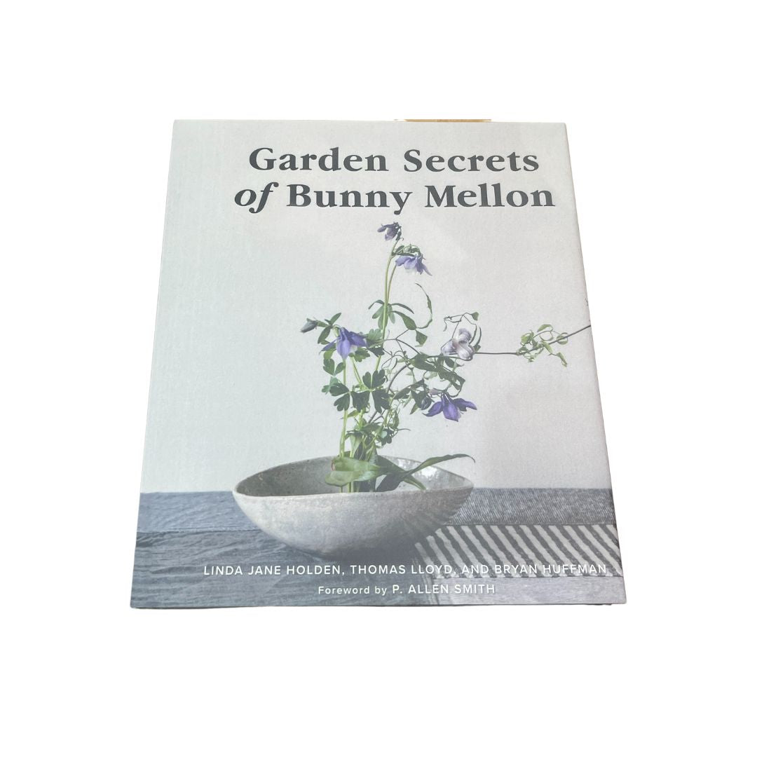 Pre-order 35 Days Delivery Garden Secrets of Bunny Mellon Decorative Book - FY-29 - Decorative Books & Magazines - ebarza Furniture UAE | Shop Modern Furniture in Abu Dhabi & Dubai - مفروشات ايبازرا في الامارات | تسوق اثاث عصري وديكورات مميزة في دبي وابوظبي