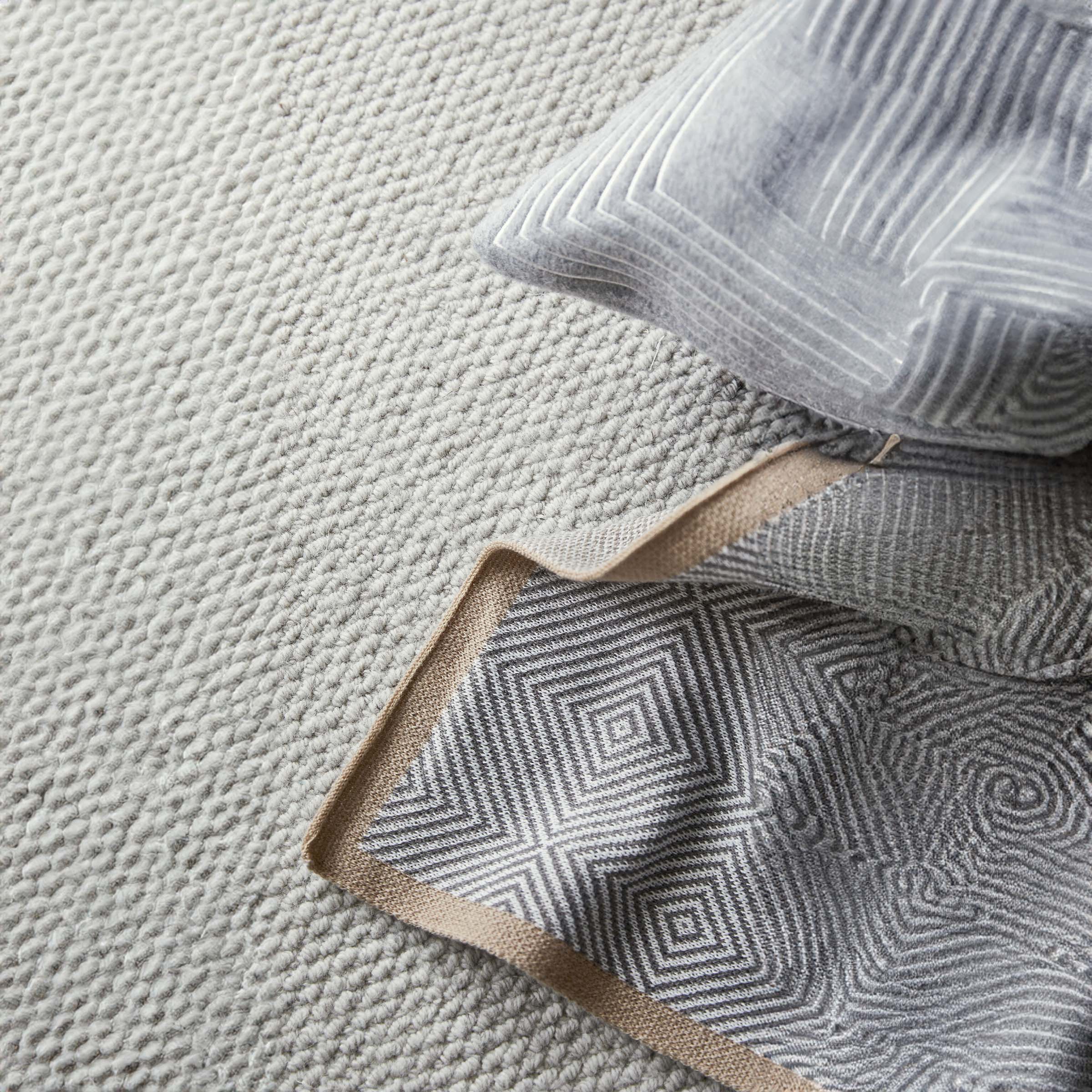 Pre-order 35 Days Delivery Hardy Full Bedding Set EBB039 - Bedding - ebarza Furniture UAE | Shop Modern Furniture in Abu Dhabi & Dubai - مفروشات ايبازرا في الامارات | تسوق اثاث عصري وديكورات مميزة في دبي وابوظبي