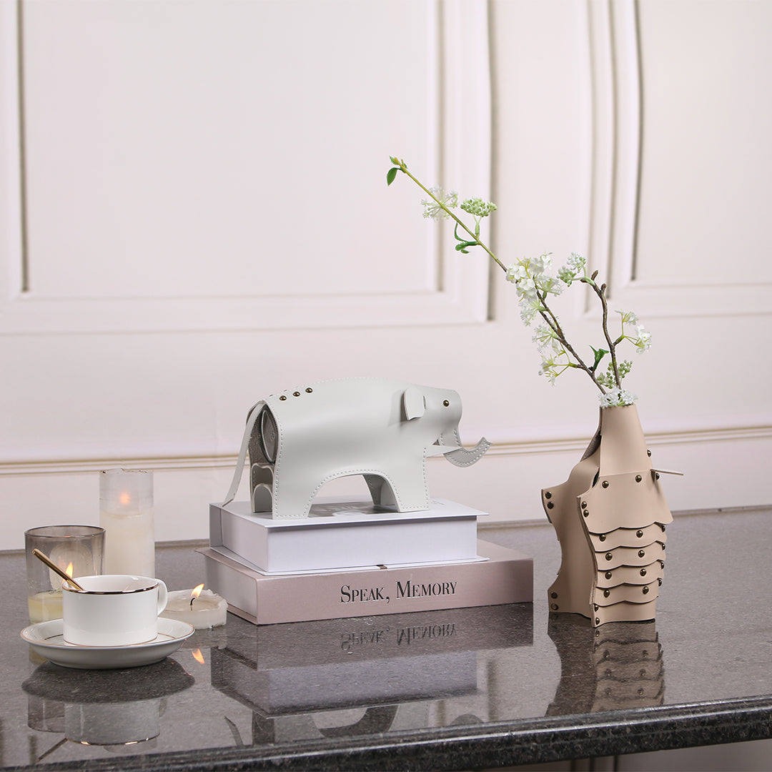 Rhino Vase/Sculpture KB3023 - Vases - ebarza Furniture UAE | Shop Modern Furniture in Abu Dhabi & Dubai - مفروشات ايبازرا في الامارات | تسوق اثاث عصري وديكورات مميزة في دبي وابوظبي