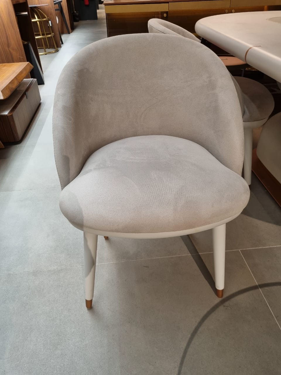 Display Item - Tulip Dining Chair SANTLP001-YAS - DISPLAY ITEM - ebarza Furniture UAE | Shop Modern Furniture in Abu Dhabi & Dubai - مفروشات ايبازرا في الامارات | تسوق اثاث عصري وديكورات مميزة في دبي وابوظبي