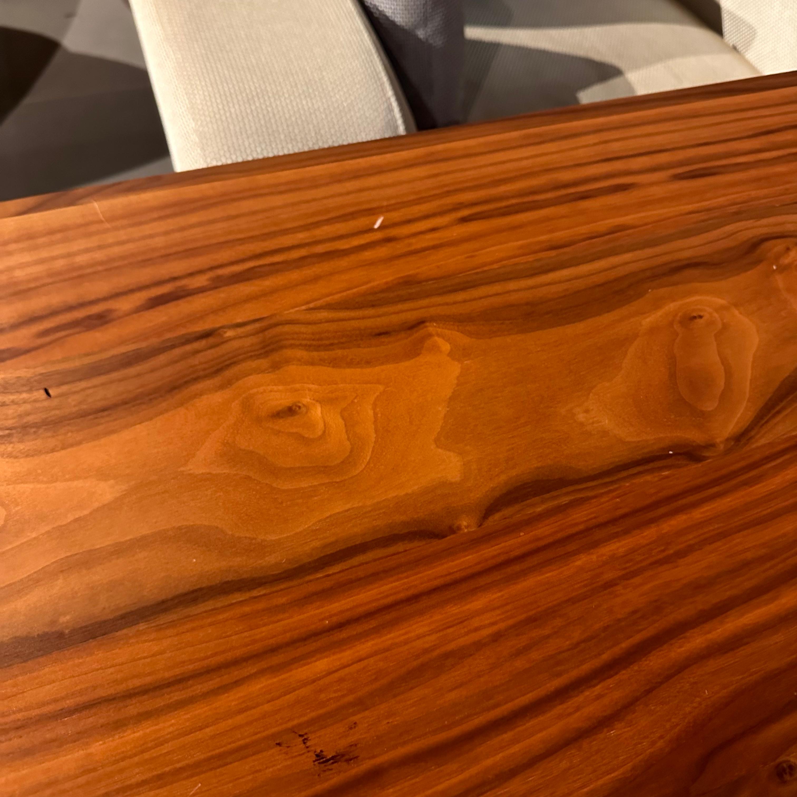 Display Piece - Genova Dining Table Genv-Table-YAS - DISPLAY ITEM - ebarza Furniture UAE | Shop Modern Furniture in Abu Dhabi & Dubai - مفروشات ايبازرا في الامارات | تسوق اثاث عصري وديكورات مميزة في دبي وابوظبي