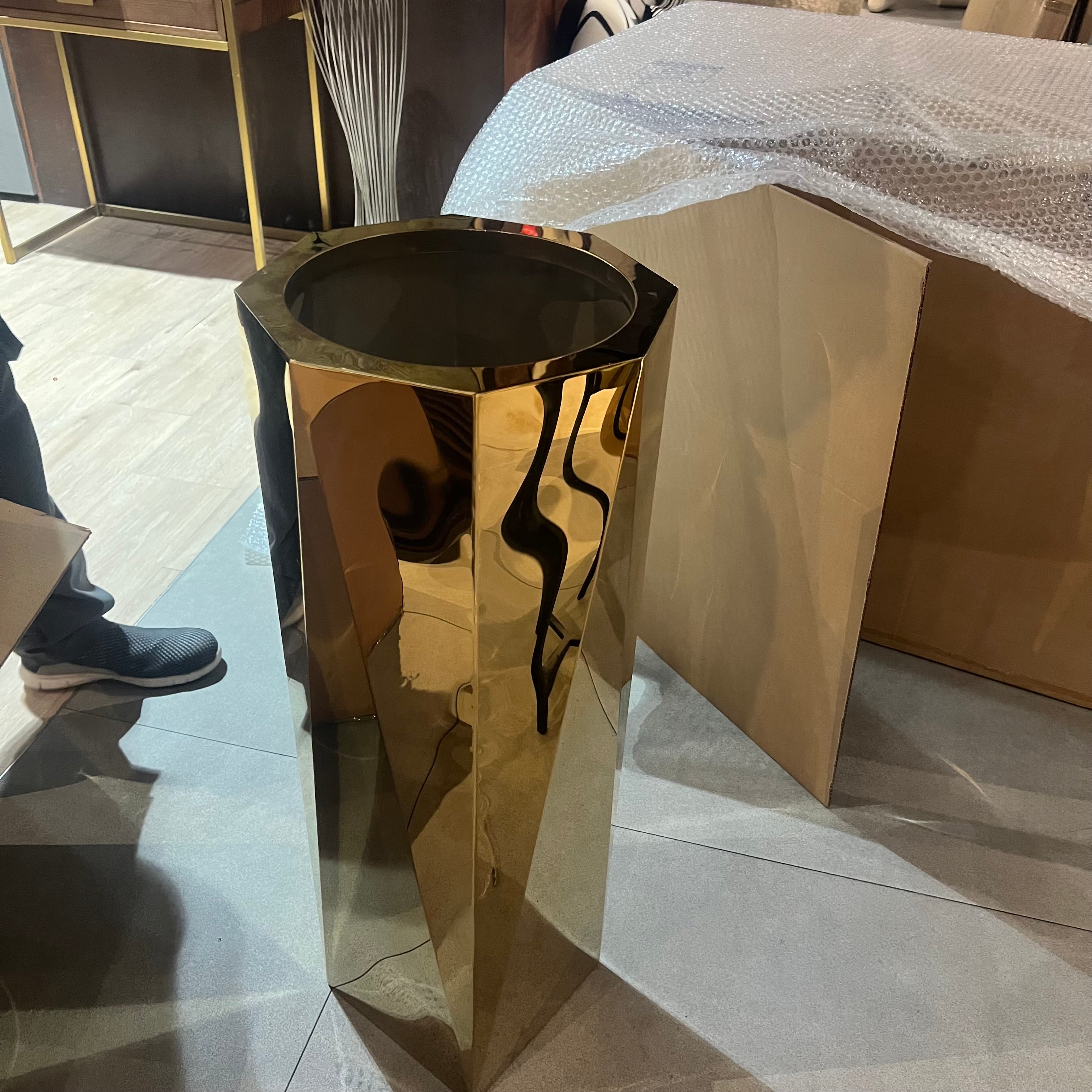 Display Item - Set Of 3 Large Stainless Steel Planter Box Jks094-95-96 Tg-P01-G-Nakheel - DISPLAY ITEM - ebarza Furniture UAE | Shop Modern Furniture in Abu Dhabi & Dubai - مفروشات ايبازرا في الامارات | تسوق اثاث عصري وديكورات مميزة في دبي وابوظبي