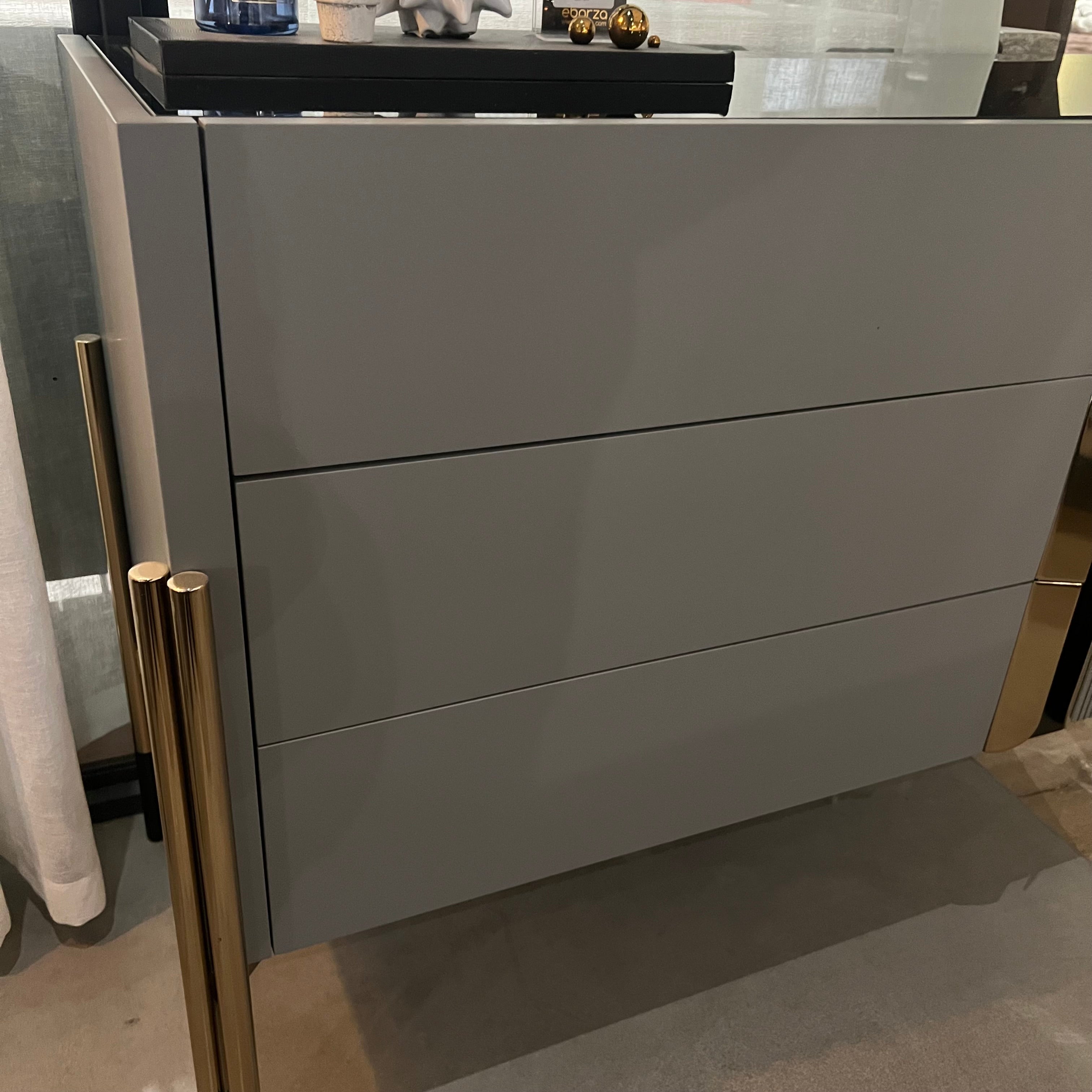 Display Item - Grey Dresser And Mirror Diva022-Dresser Nakheel - DISPLAY ITEM - ebarza Furniture UAE | Shop Modern Furniture in Abu Dhabi & Dubai - مفروشات ايبازرا في الامارات | تسوق اثاث عصري وديكورات مميزة في دبي وابوظبي