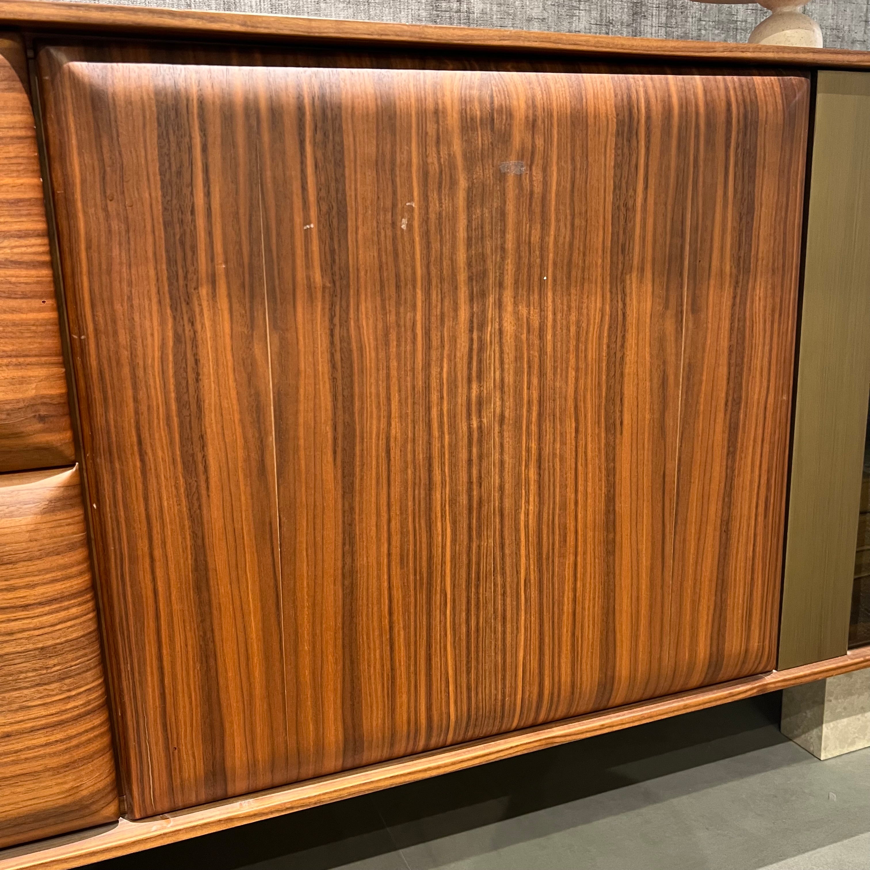 Display Item - Era Sideboard With Marble Era-Console-Nakheel - DISPLAY ITEM - ebarza Furniture UAE | Shop Modern Furniture in Abu Dhabi & Dubai - مفروشات ايبازرا في الامارات | تسوق اثاث عصري وديكورات مميزة في دبي وابوظبي