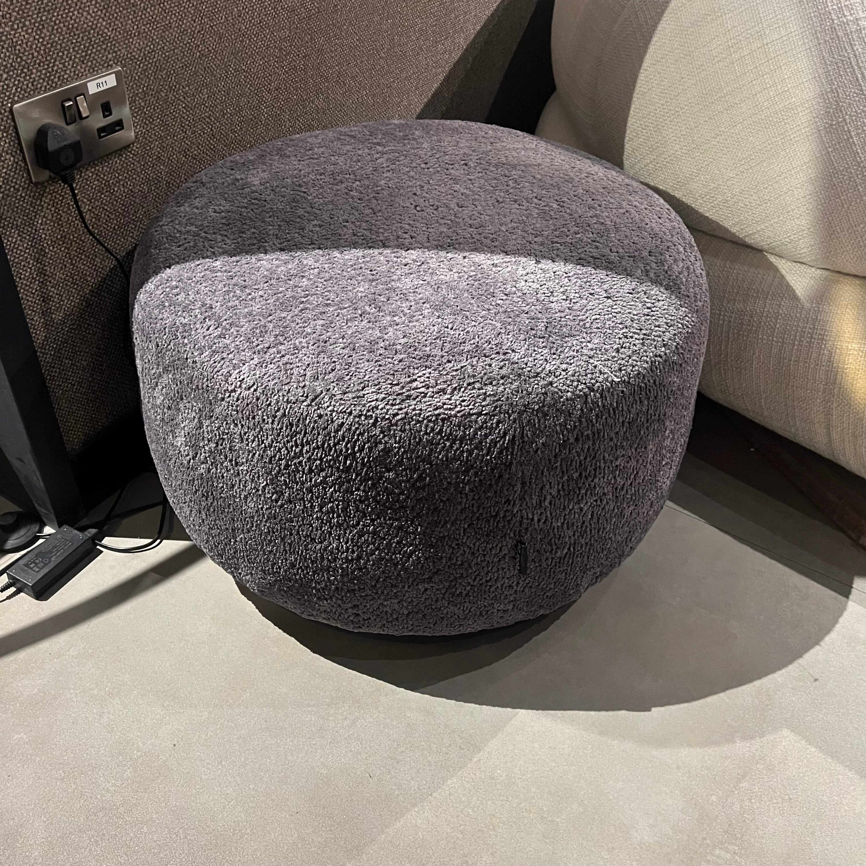 Display Item - Crown Pouf Gray SBRN-CRNPUFG Nakheel - DISPLAY ITEM - ebarza Furniture UAE | Shop Modern Furniture in Abu Dhabi & Dubai - مفروشات ايبازرا في الامارات | تسوق اثاث عصري وديكورات مميزة في دبي وابوظبي